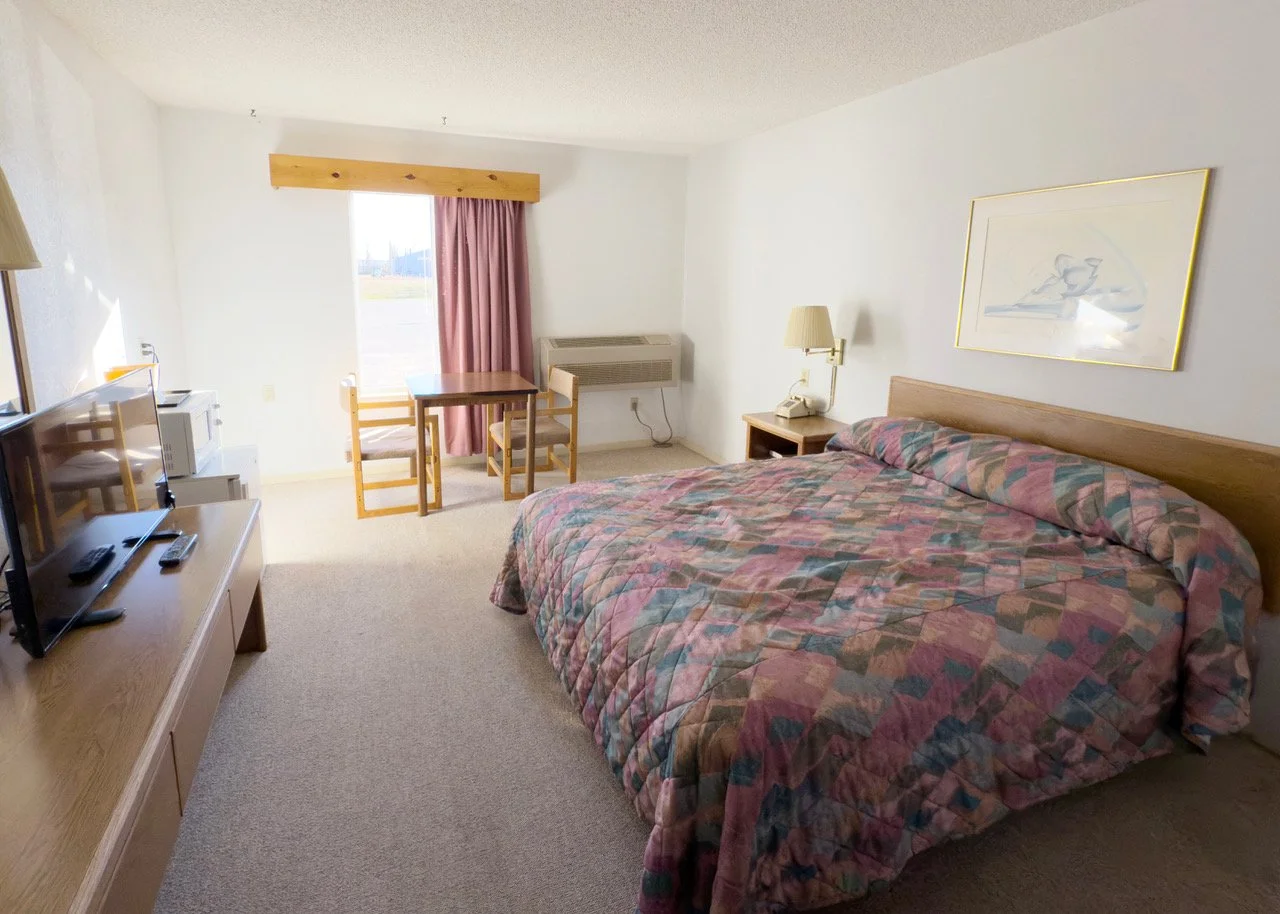 kingsize bed room at Forty Club Inn, Aitkin, MN