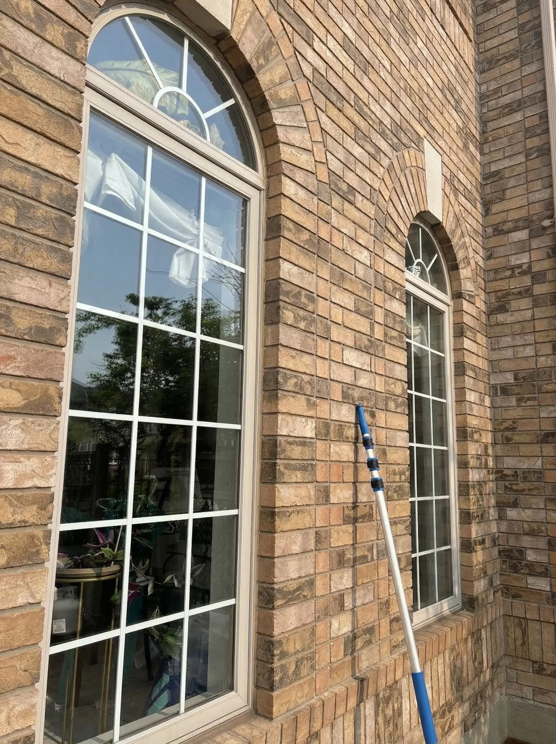 Beautiful streak free window cleaning in Ancaster, Ontario.