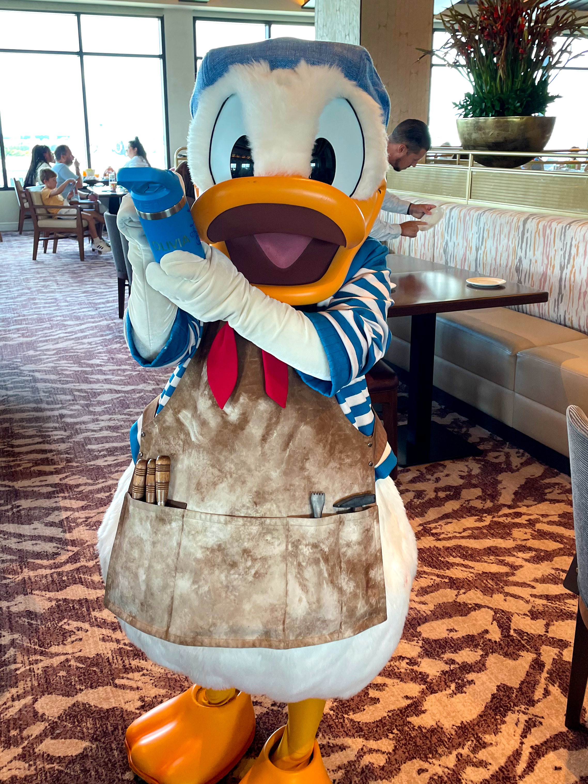 Bites, Smiles & Selfies: The Ultimate Guide to Disney Character Dining