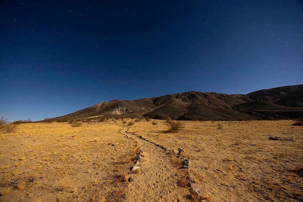 The pathway to the stargazing platform.