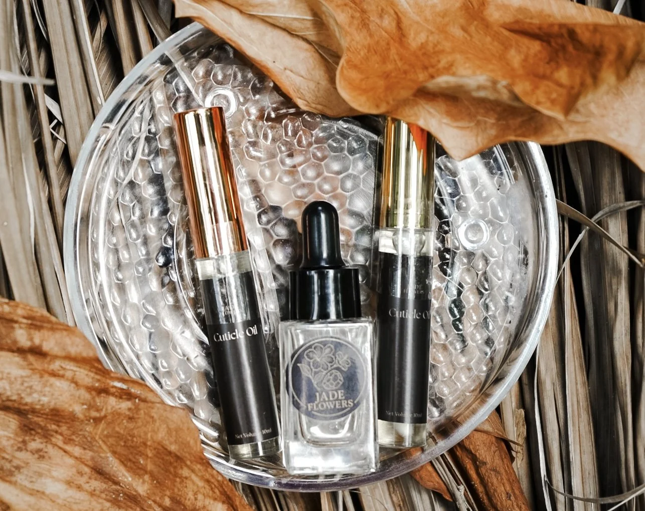 Jade ritual oil - Best use on cuticles, body, and hair. While this is a suitable body oil, it also makes a nice fragrance. 
A gold bottle to resemble the liquid gold in each drop.