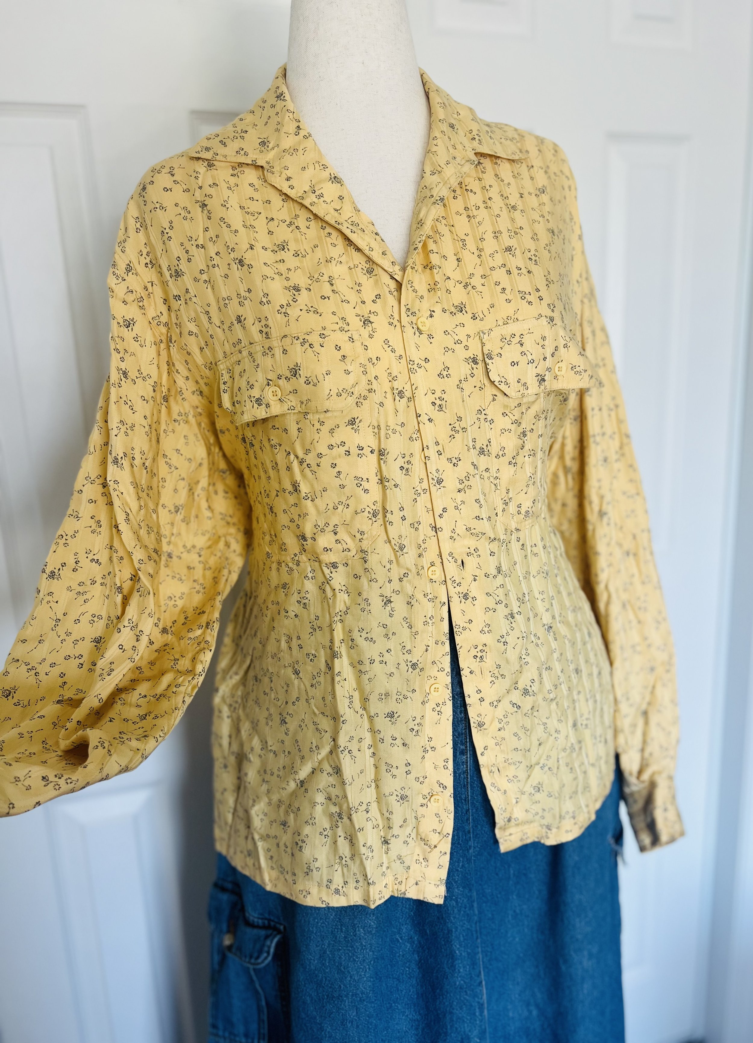 Vintage Rare Generra Collection Garden Party Button Down in Butter and Ash - Size XL+