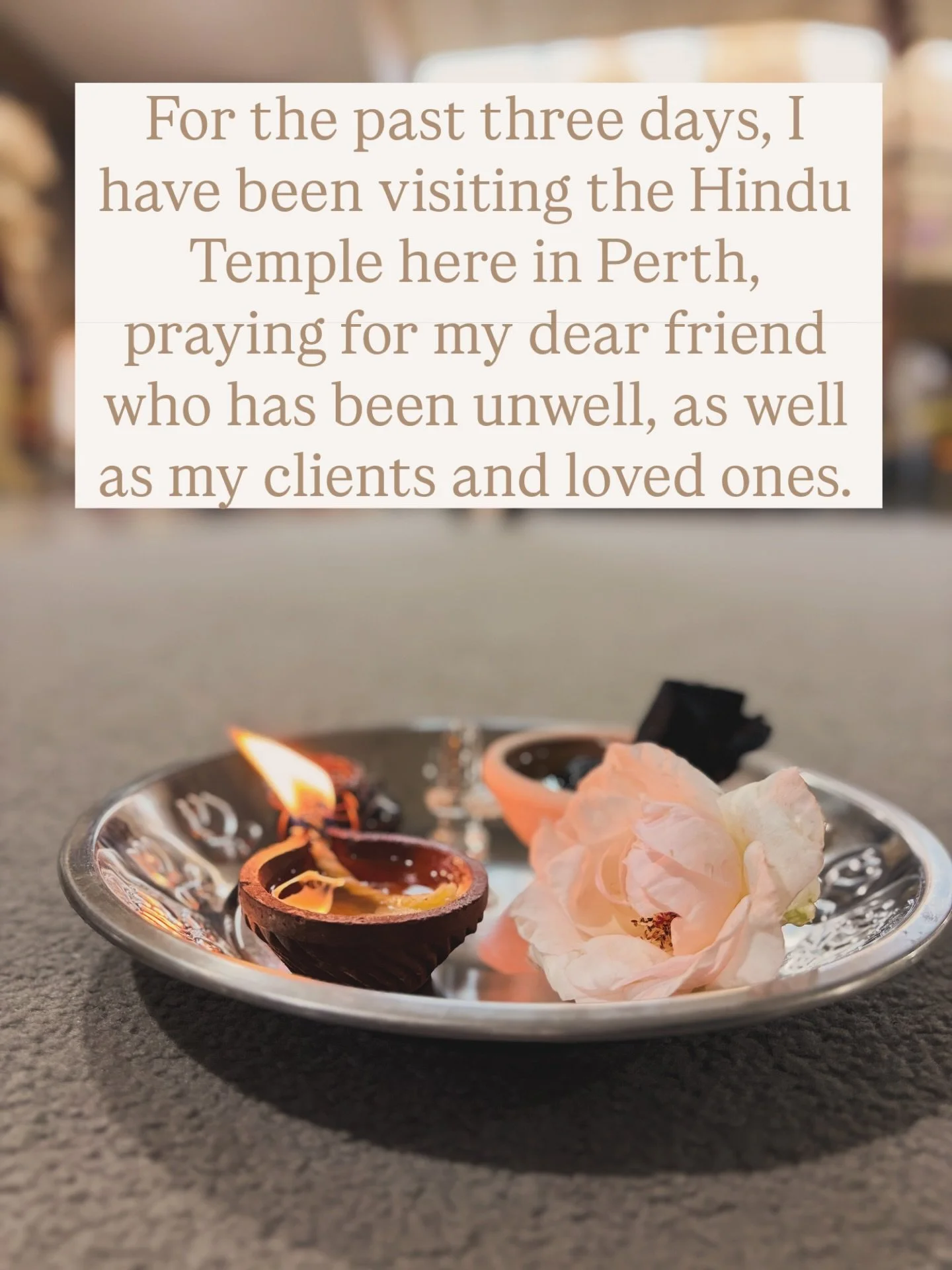 ✨Three days of prayer at the Hindu Temple&hellip;
Today I witnessed a sacred Navagraha Homa &mdash; offerings to the Moon, Mars, and Ketu.
I sent Reiki to my friends, clients, and loved ones as the fire carried our prayers to the Divine.
May peace, p