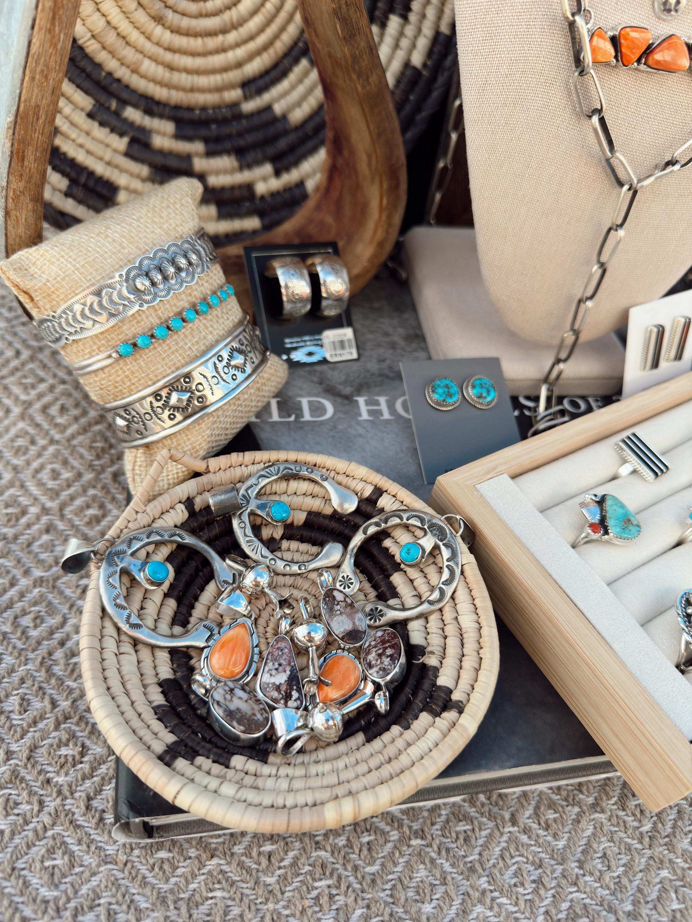 https://i.etsystatic.com/45079976/r/il/29e84c/6639052627/il_fullxfull.6639052627_5r8z.jpg
