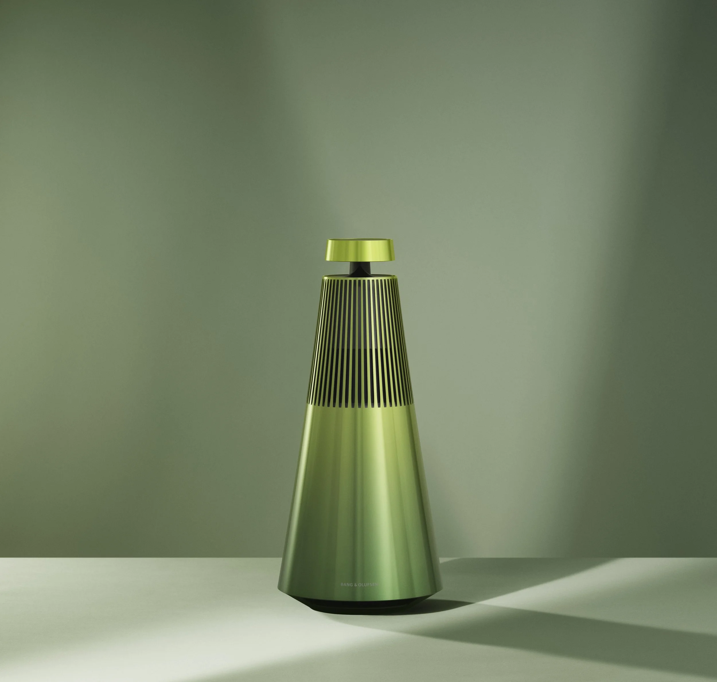 Beosound 2 3rd Gen. 0001 Limited Edition Gradient Green.jpg