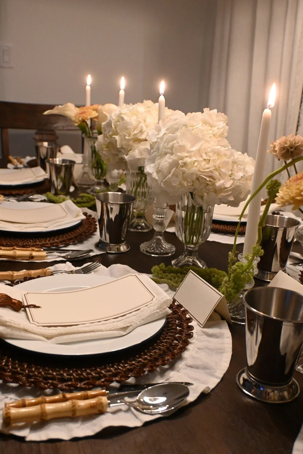 CASA-CARRY-SABLE-WEST-MAGAZINE-LUXURY-TABLE-DECOR.webp