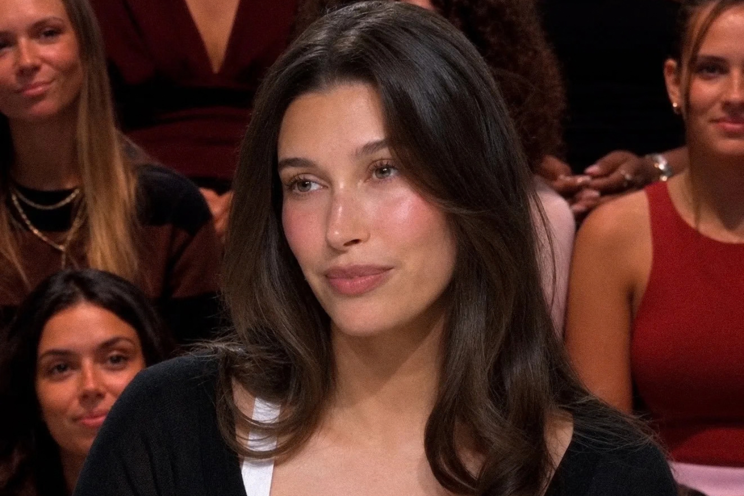 Hailey Bieber’s Quotidien Makeup Is Our Inspiration for Rosy, Luminous Fall Beauty