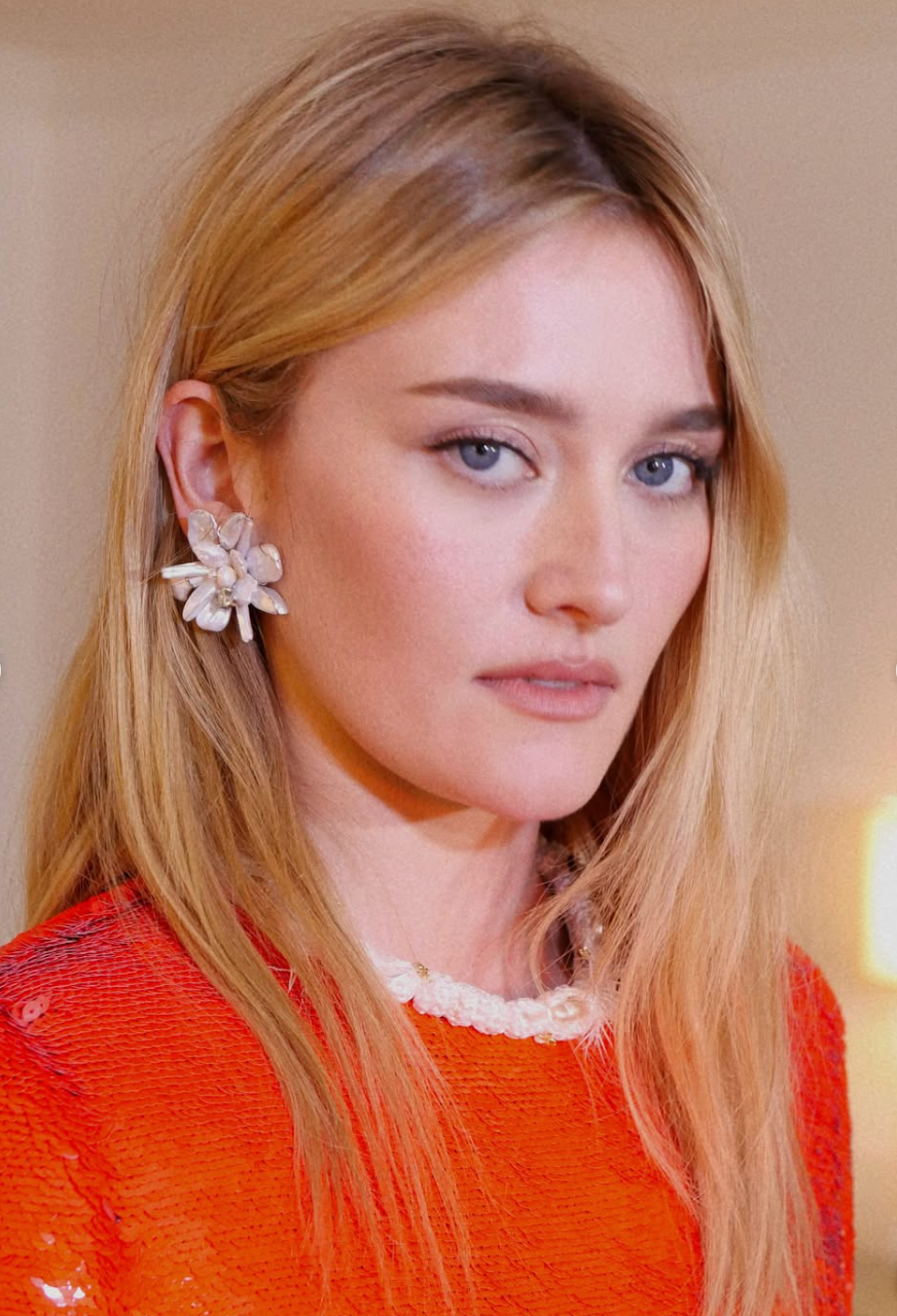 Sarah Pidgeon at the 2026 Academy Awards Gala wearing Chanel Couture, with hairstyling by Bobby Eliot using Bio Ionic tools.