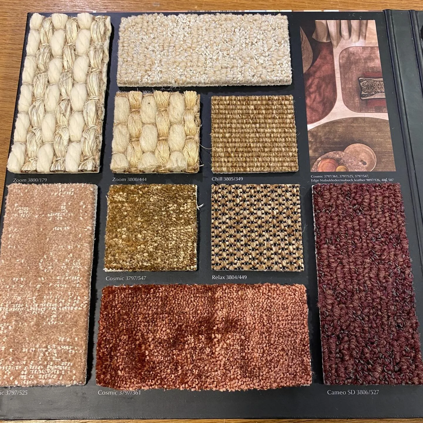 Nye teppepr&oslash;ver fra @jabanstoetz 
Disse kan bestilles som vegg til vegg eller p&aring; m&aring;l ❄️