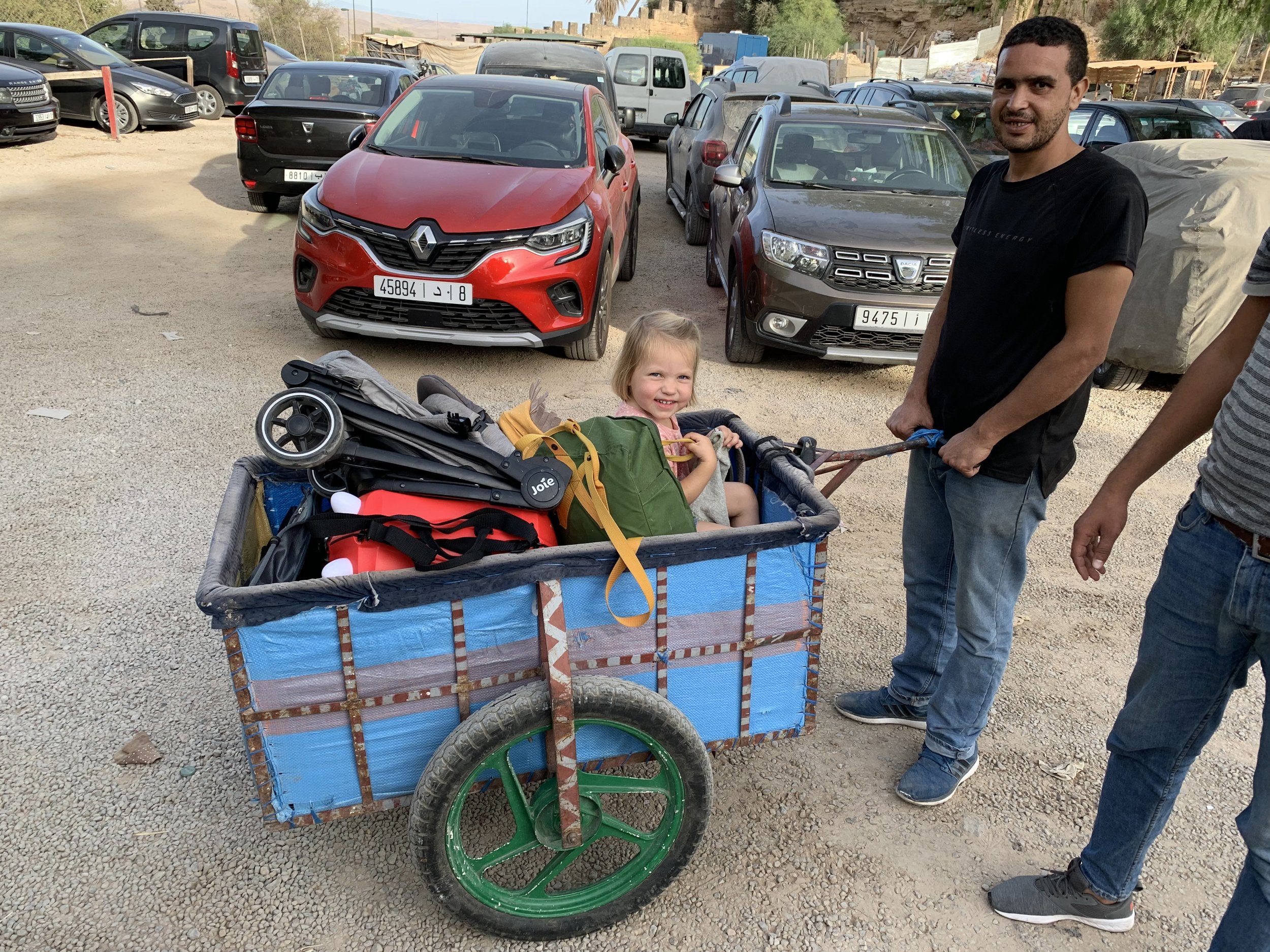 locals helpen leuk mee