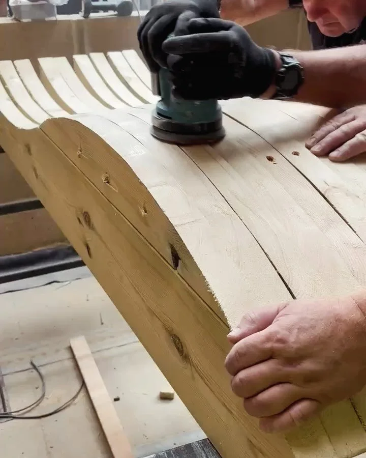 Creating the curved lead roof to this bay was very much a labour of craft. Each stage required careful setting out and a steady hand from our team.

A series of curved joists were first formed from templates to create the roof structure. Three layers