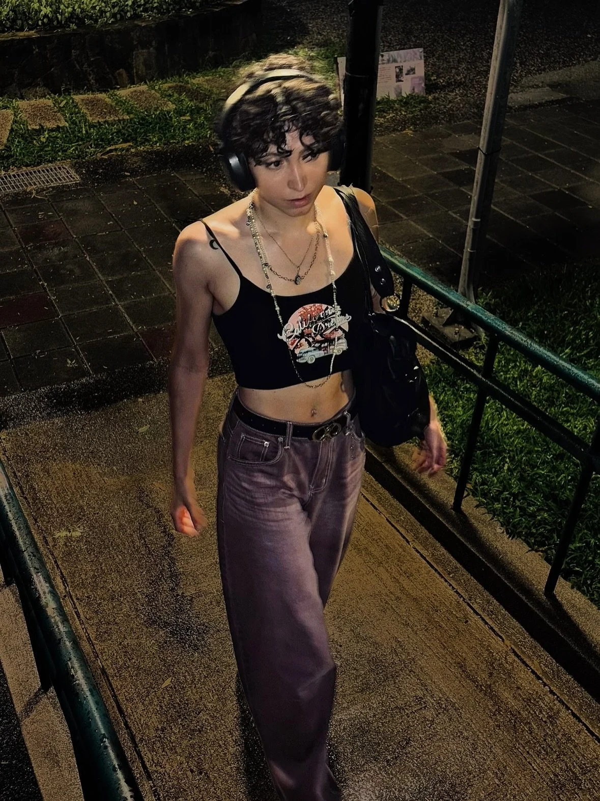 Just a random day in &amp; after my favorite caff&egrave; 🖤💜
Finally have some colorful pants thanks to @theobesistudio 🫶
&bull;
&bull;
#fashion #daily #model #collaboration #modeling #模特兒  #mannequin