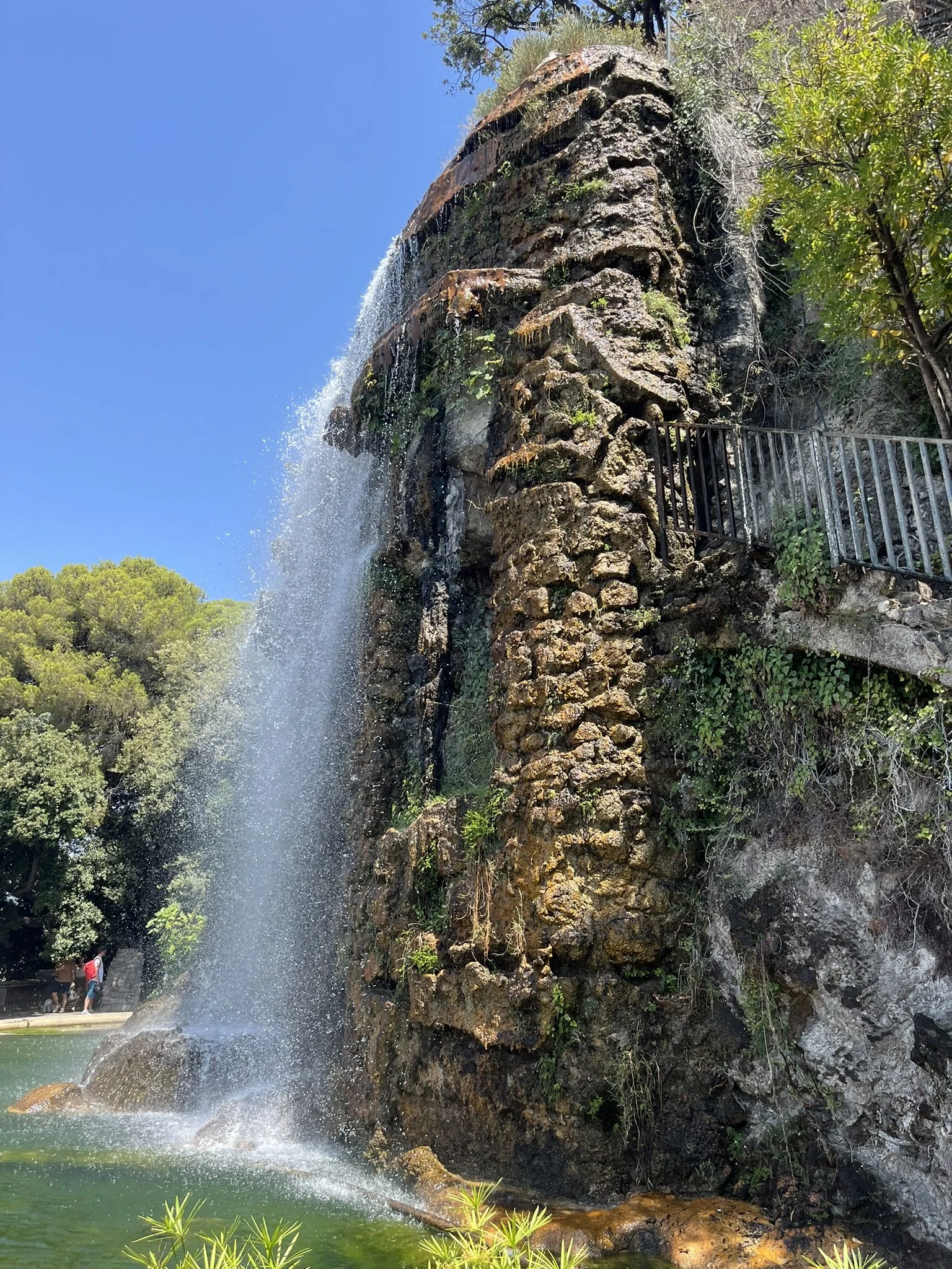 waterfalls in nice, chateau nice, viewpoint, nature in nice