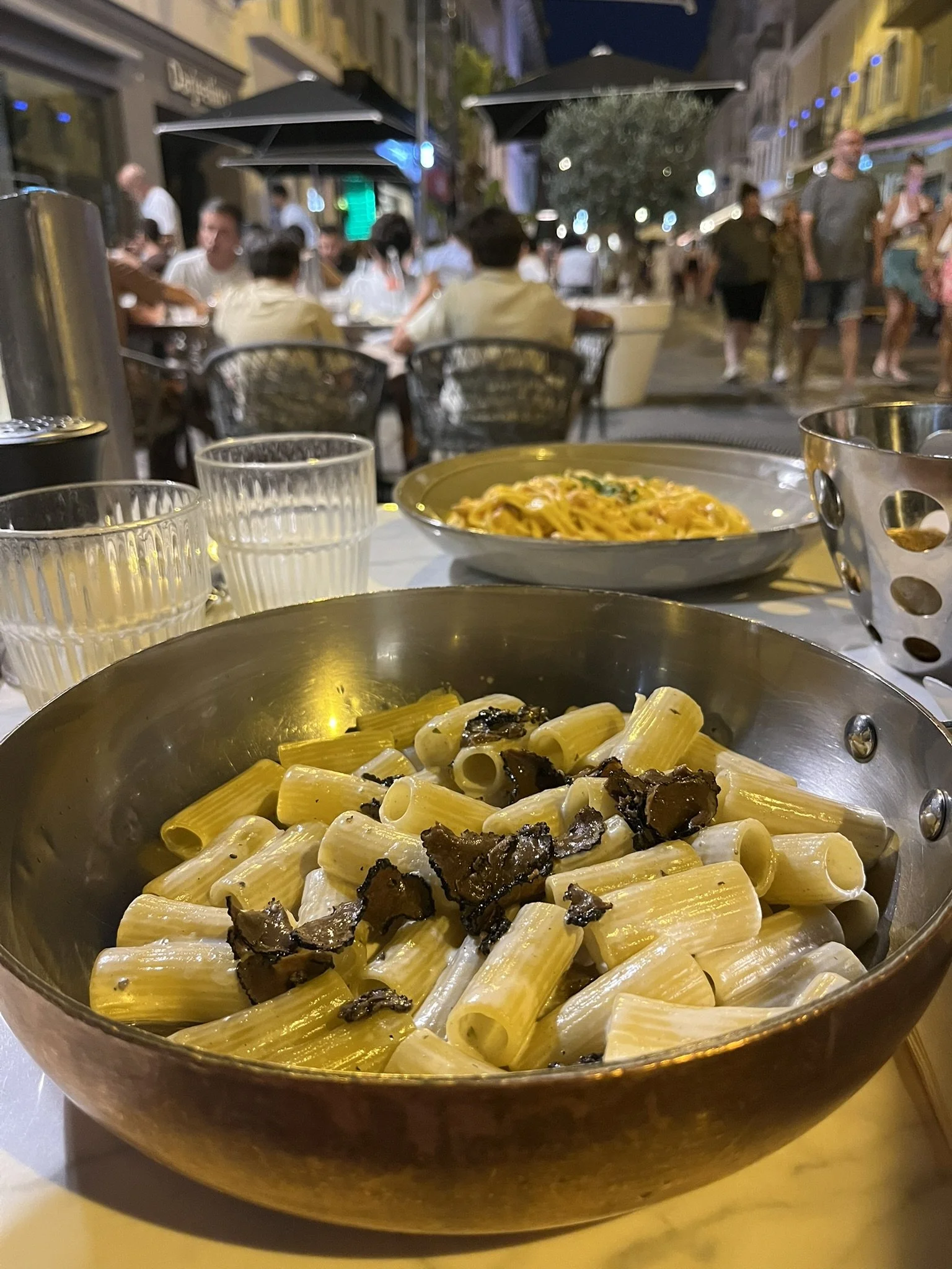 La Villa d’Este,, Eating italian food in Nice, good restaurants in Nice, French riviera on budget, pasta.