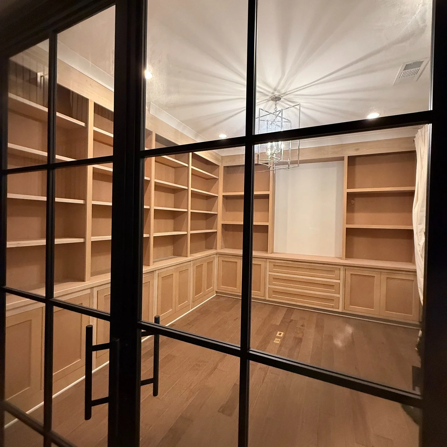 "Built-Ins that turn a room into a Destination"

Great work Team! 💪

Text/Call:770-873-3882