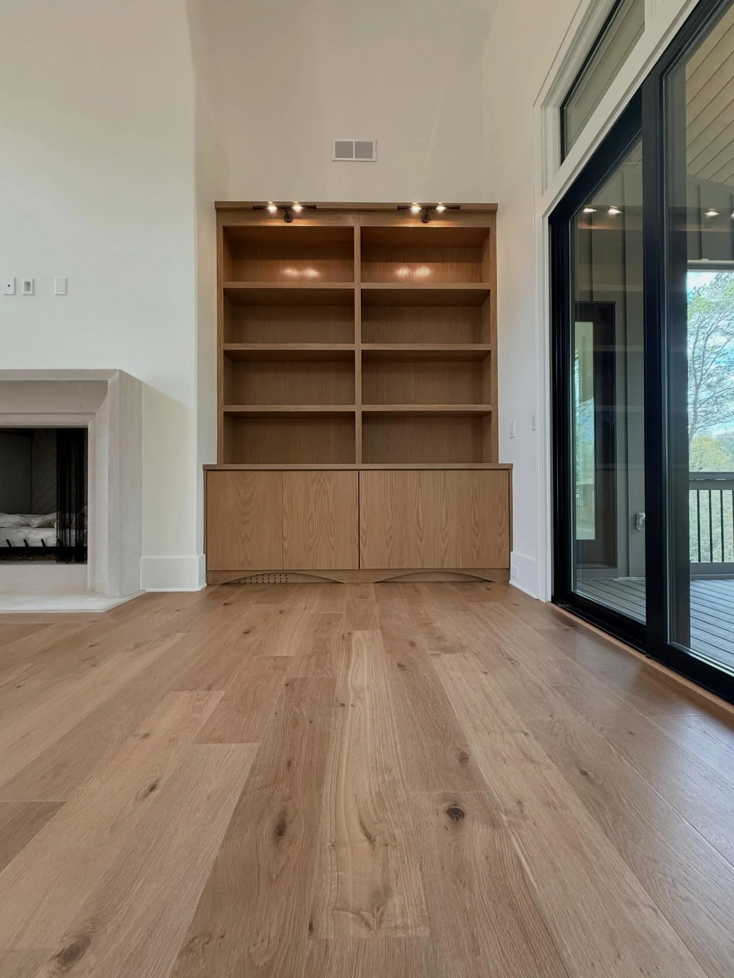 Luxury is in the details.

Custom white oak built-in designed to blend seamlessly with the space while adding warmth, texture, and function.

Precision-built. Clean execution. No shortcuts.

Ready to bring this level of craftsmanship to your next pro
