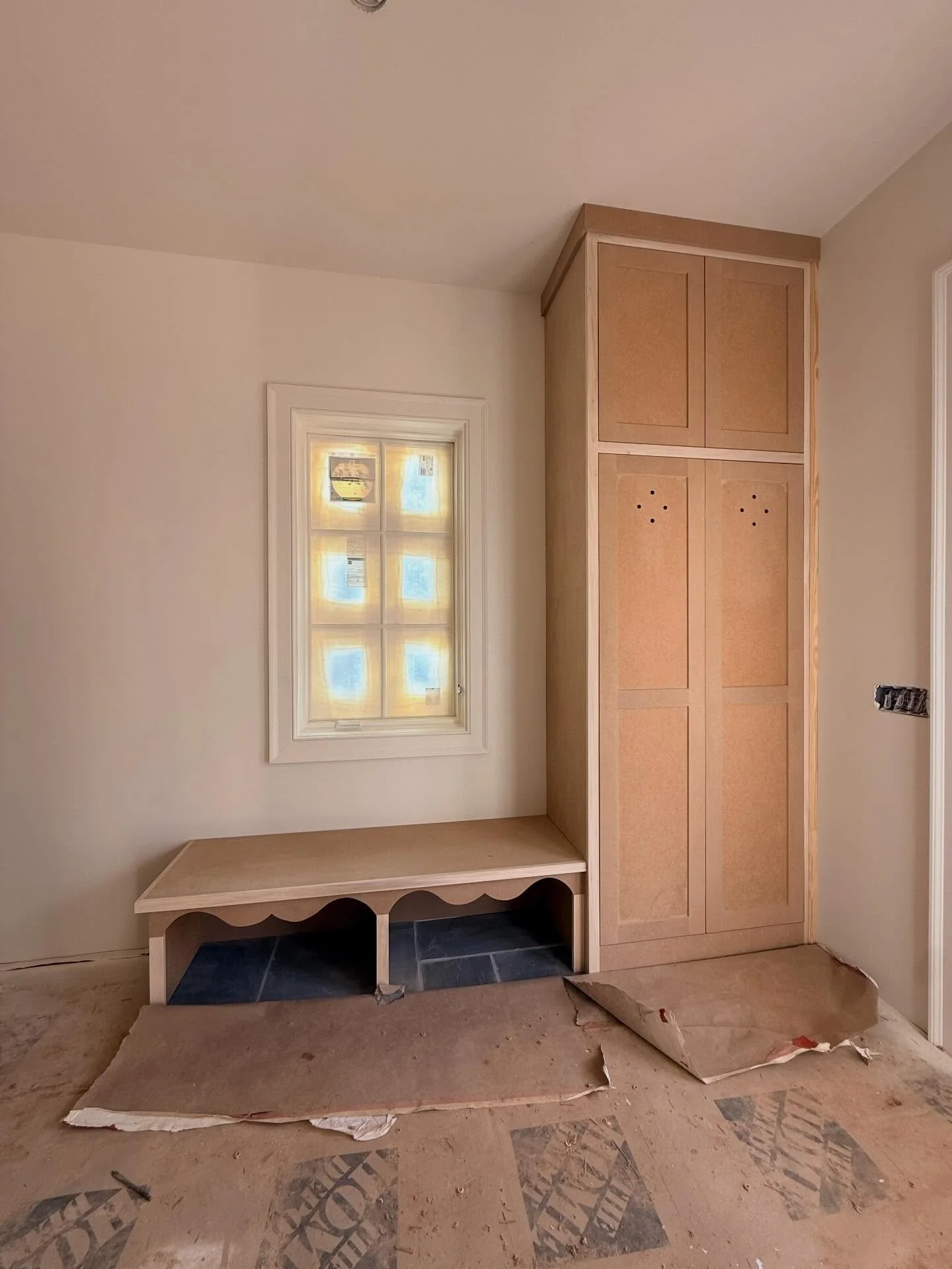 @atlmillwork Before ➡️ After

From exposed framing and raw space&hellip;
to a fully custom mudroom built for everyday living.

✔️ Floor-to-ceiling storage
✔️ Built-in bench with custom detail
✔️ Functional hook system
✔️ Clean, seamless finish

This 