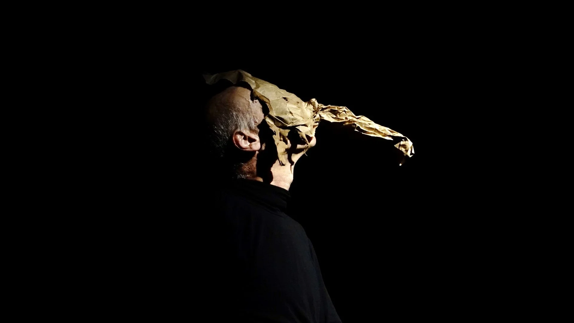 Scène du spectacle Un goût de Millefeuille — marionnette et théâtre visuel par Mots de Tête