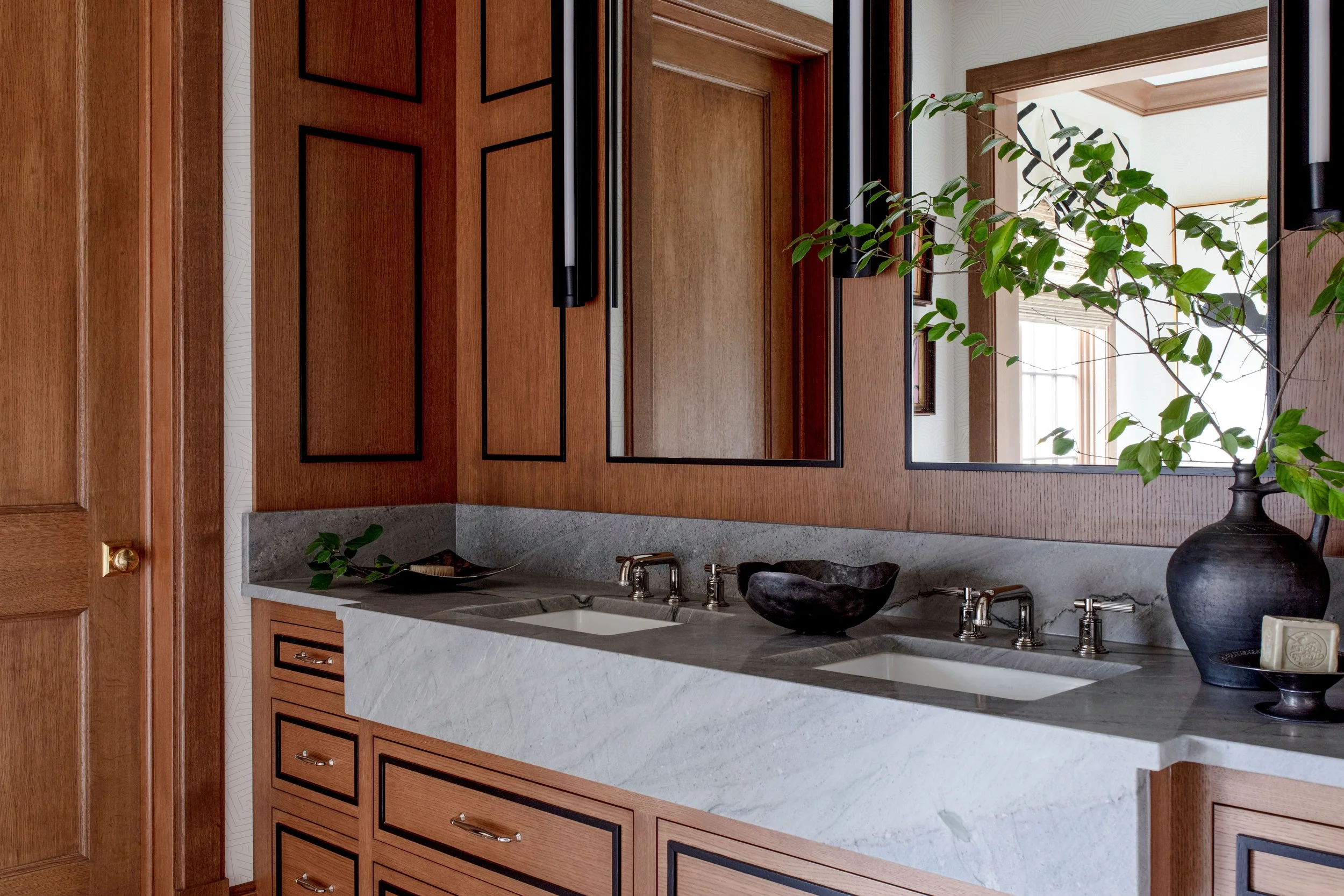 Batten Interiors_EG2-737-Masterbathbath_v9.jpg