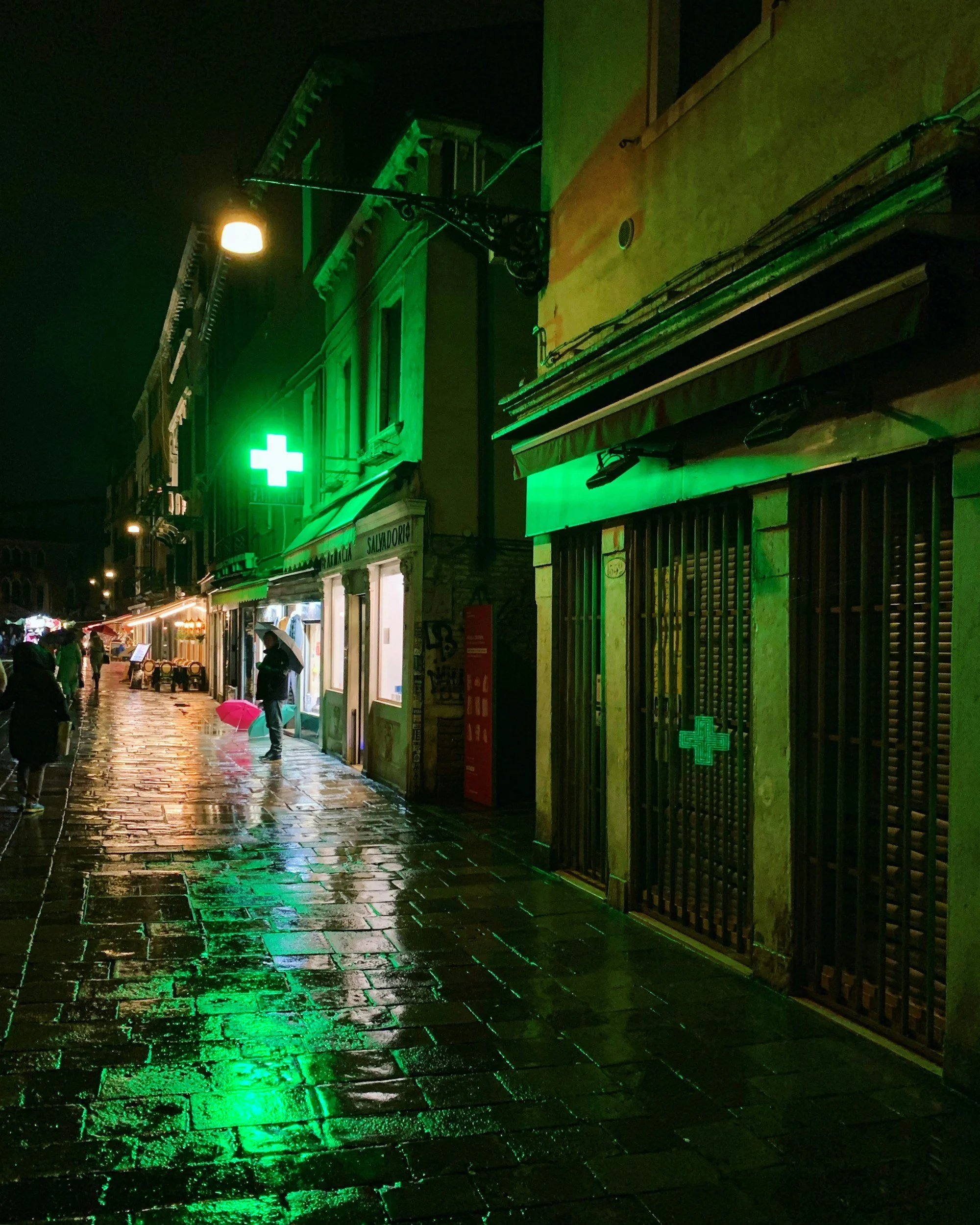 UTI in Lisbon: Pharmacy, Urgent Care, or Telemedicine?