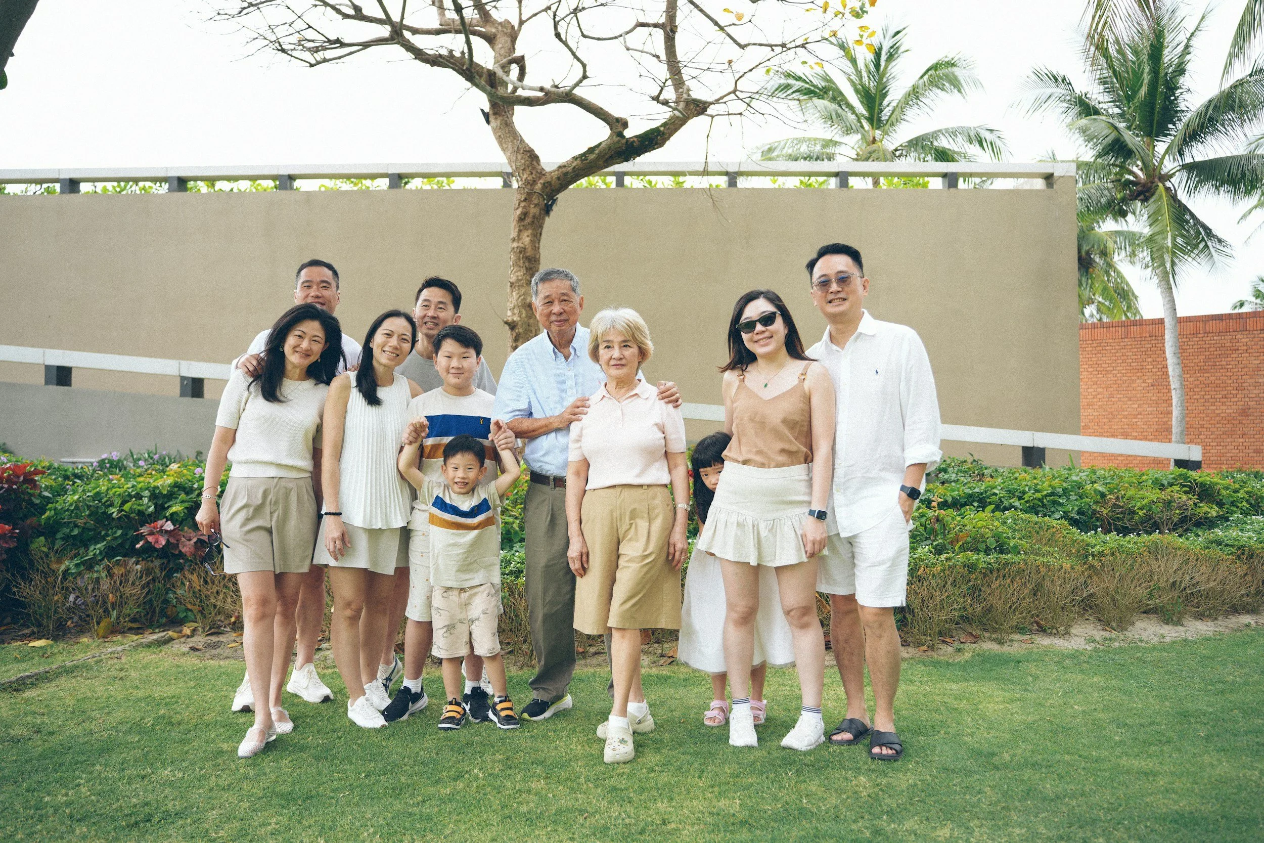 Séance photo pour une famille nombreuse au studio L'Art Subtil à Strasbourg Koenigshoffen