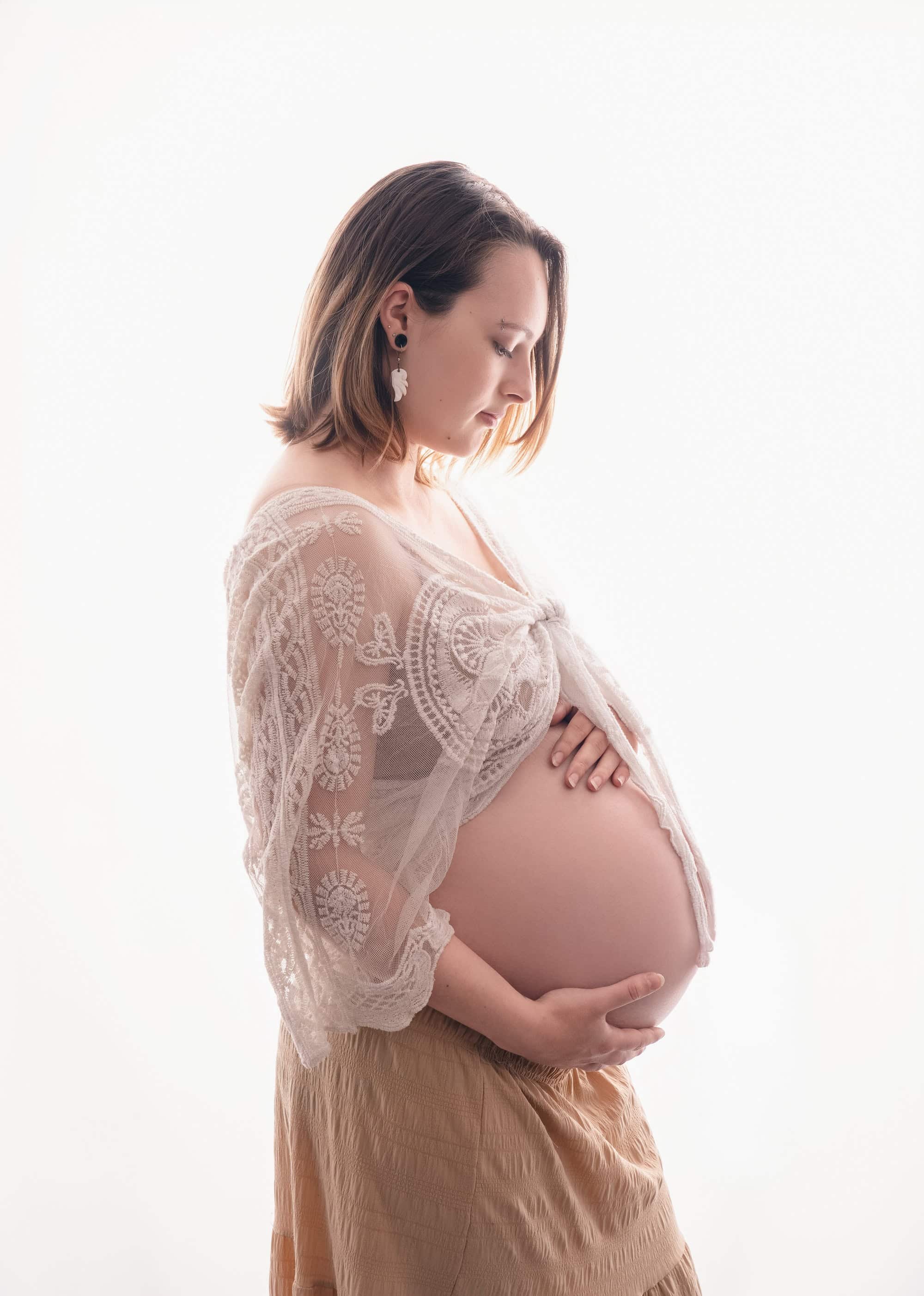 future maman en shooting studio a strasbourg