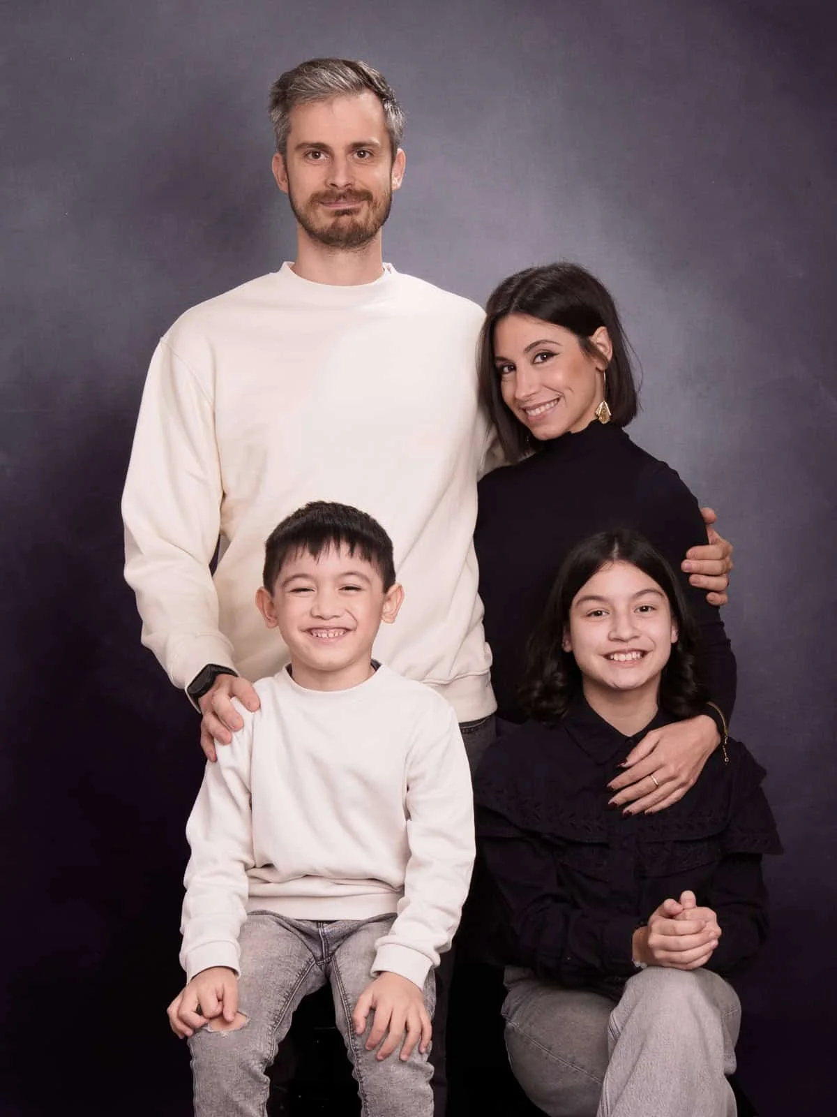 Photographe famille Strasbourg, portrait de famille en studio