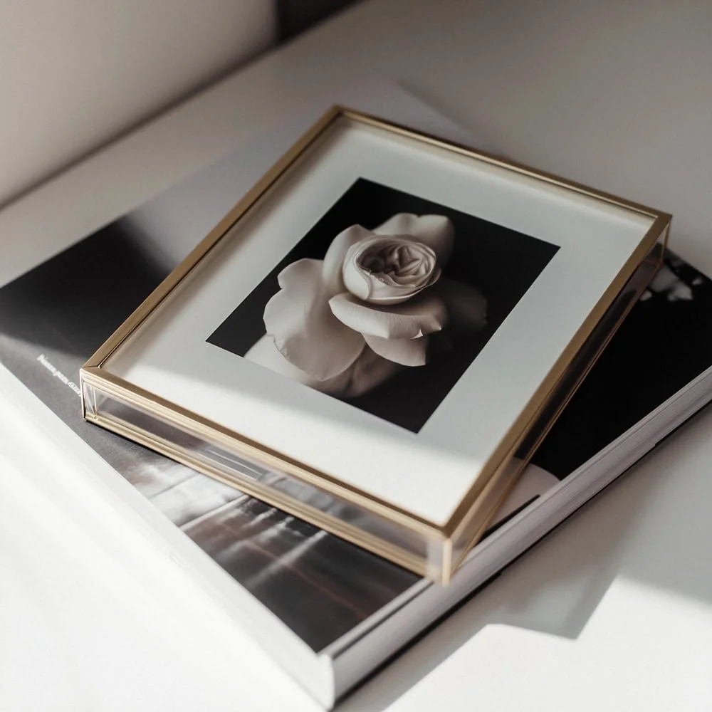 Tirage d'art encadré, support photo haut de gamme proposé par le studio