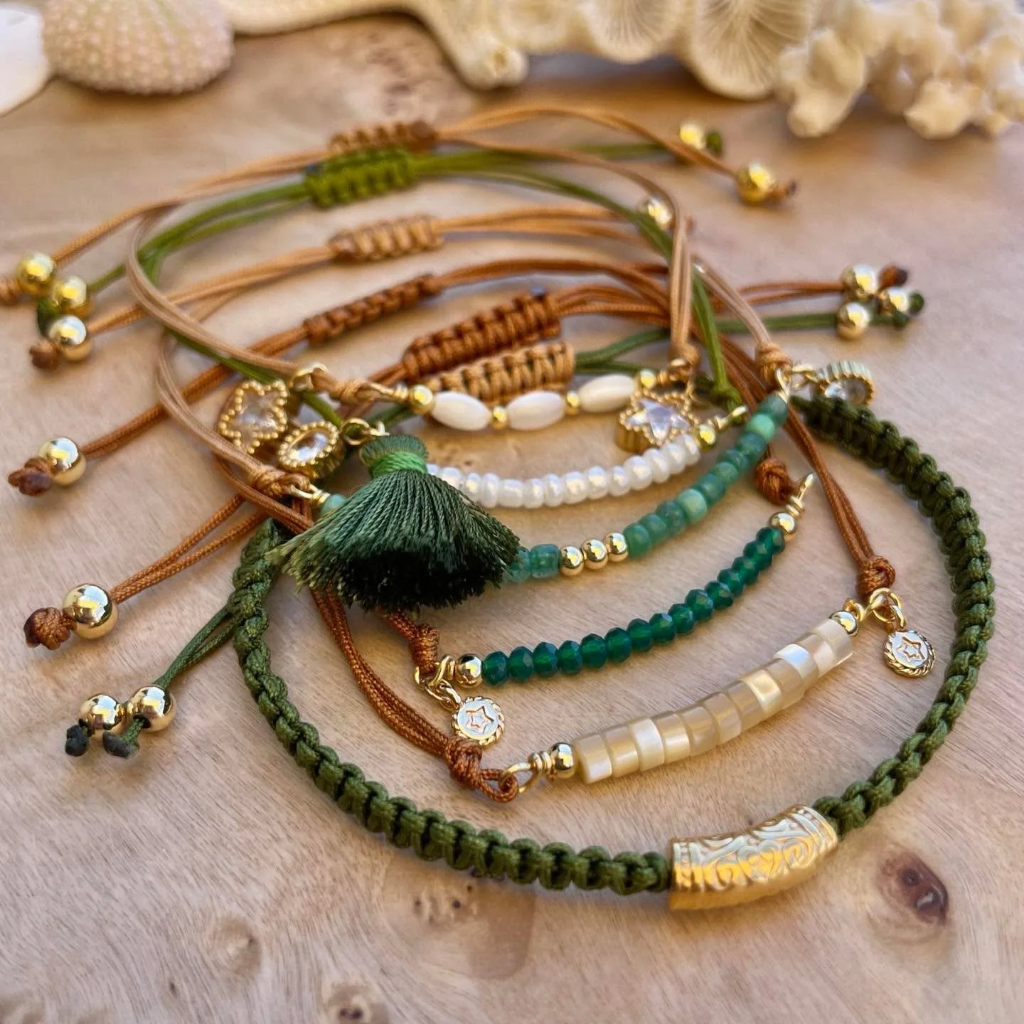 My favorite color all year round 
💚💚💚 

#jewelry #handmade #trendy #fahion #gold #art #minimalist