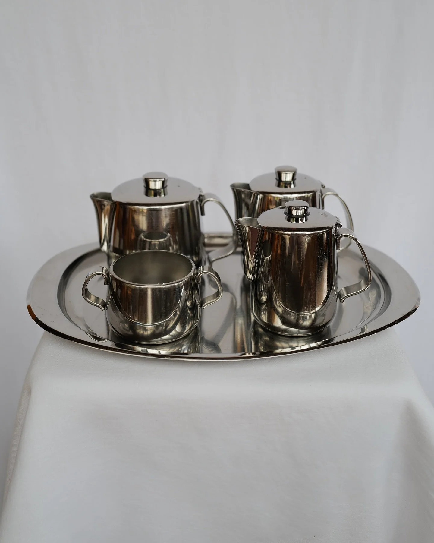 Alfra Alessi Tea Set, 1950s-1960s

#interiordesign #designtrends #interior #madeinitaly