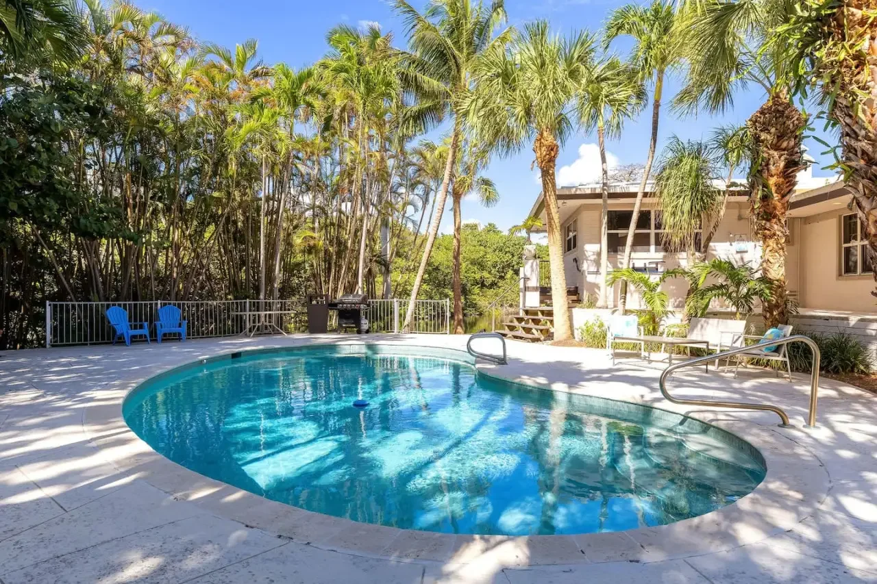 pool.webp