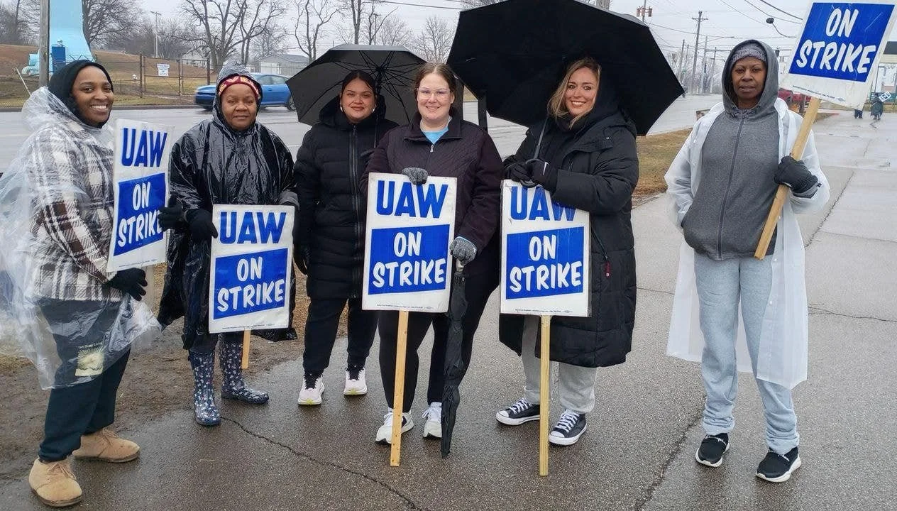 Support Striking UAW Members at Lorain County Jobs &amp; Family Services