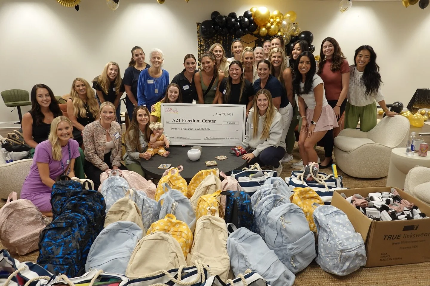 This week during the @charles_schwab_challenge we had the honor of visiting the Dallas @a21 Freedom Center &mdash; a safe, empowering space helping survivors of human trafficking restore wellness, regain independence, and reintegrate into society. 💛