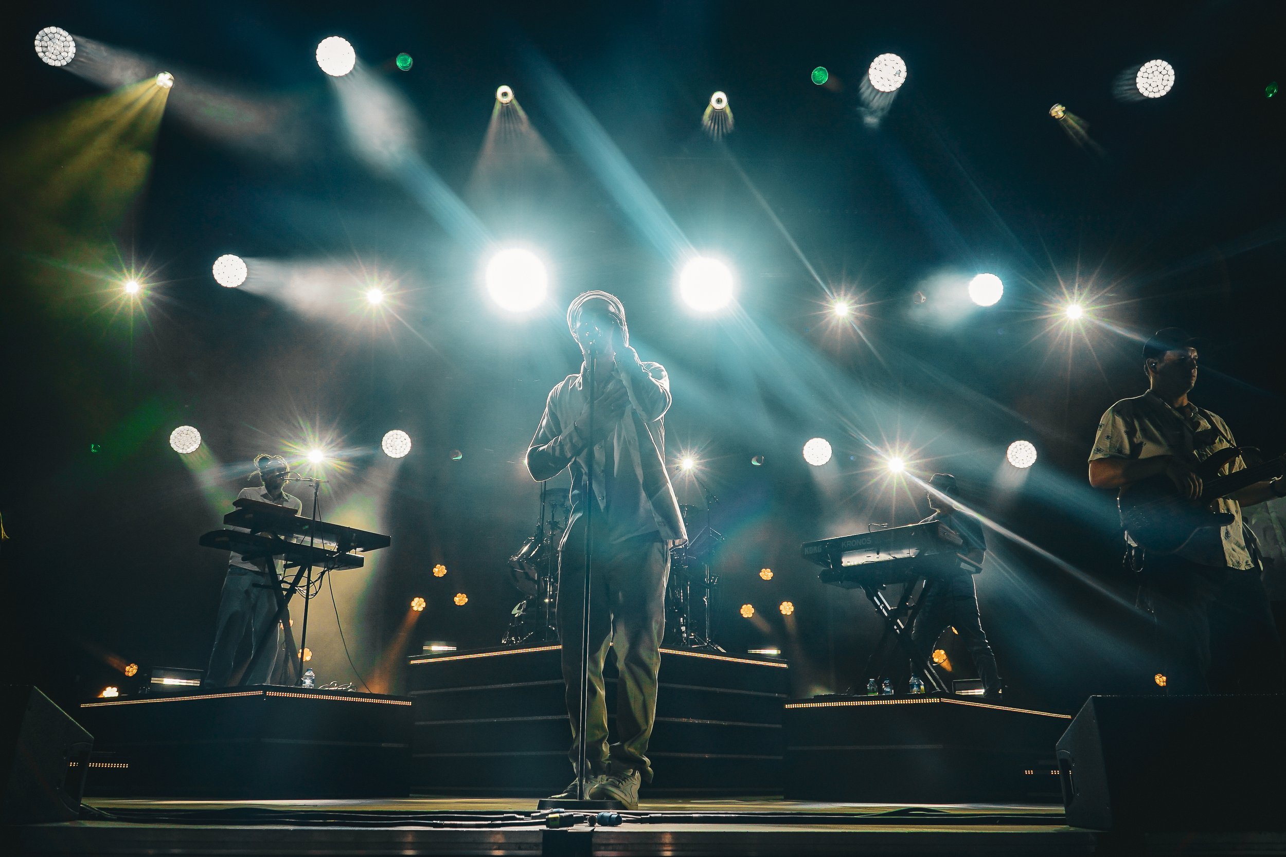 Vibrations collectives, fréquences humaines