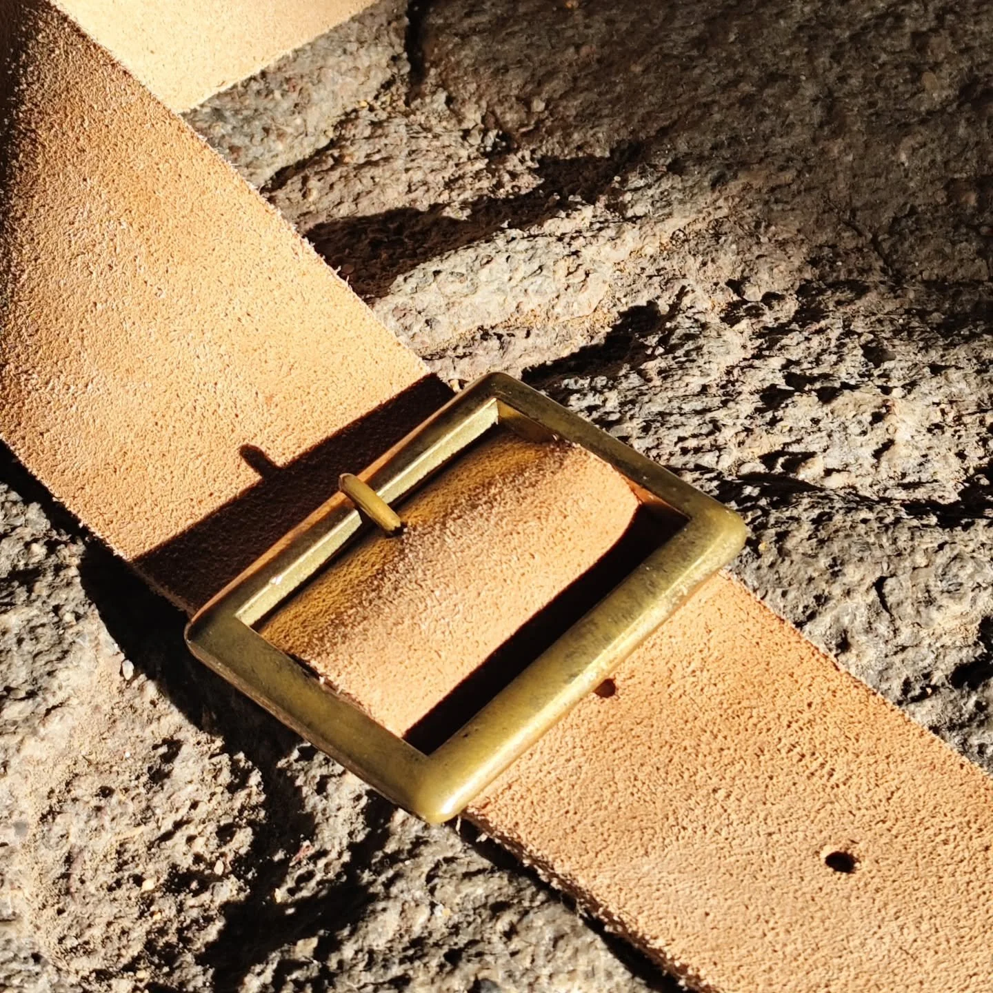 Buff Leather Crossbelt for bayonet or saber.

Authentic period replica, made from a depiction of the Lisbon Royal Police Guard, from 1804.