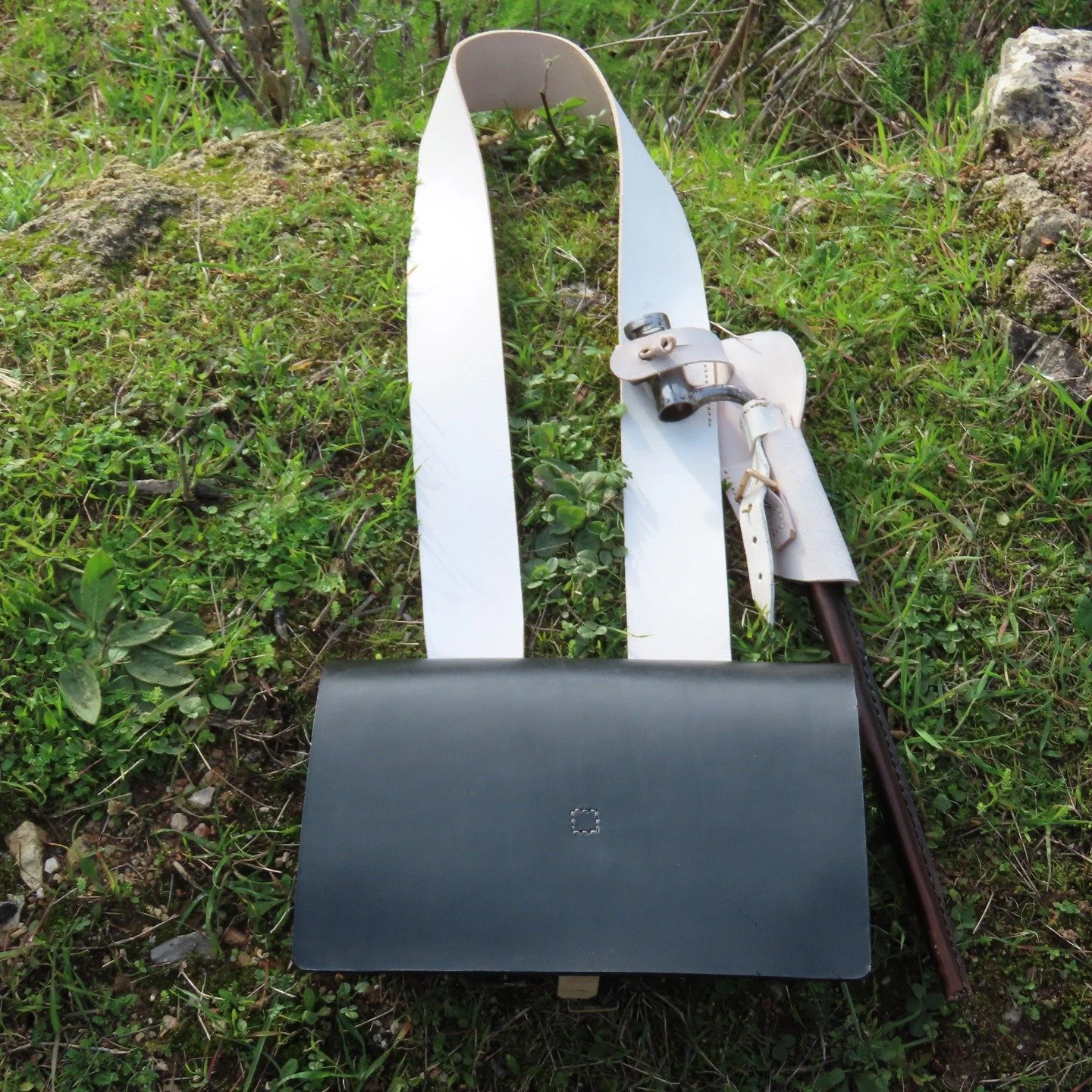 Handmade French Cartridge pouch . Whitened buff crossbelt with front frog for the bayonet. 

Find out more:
www.arsrecreandi.com 
https://www.etsy.com/shop/ArsRecreandi