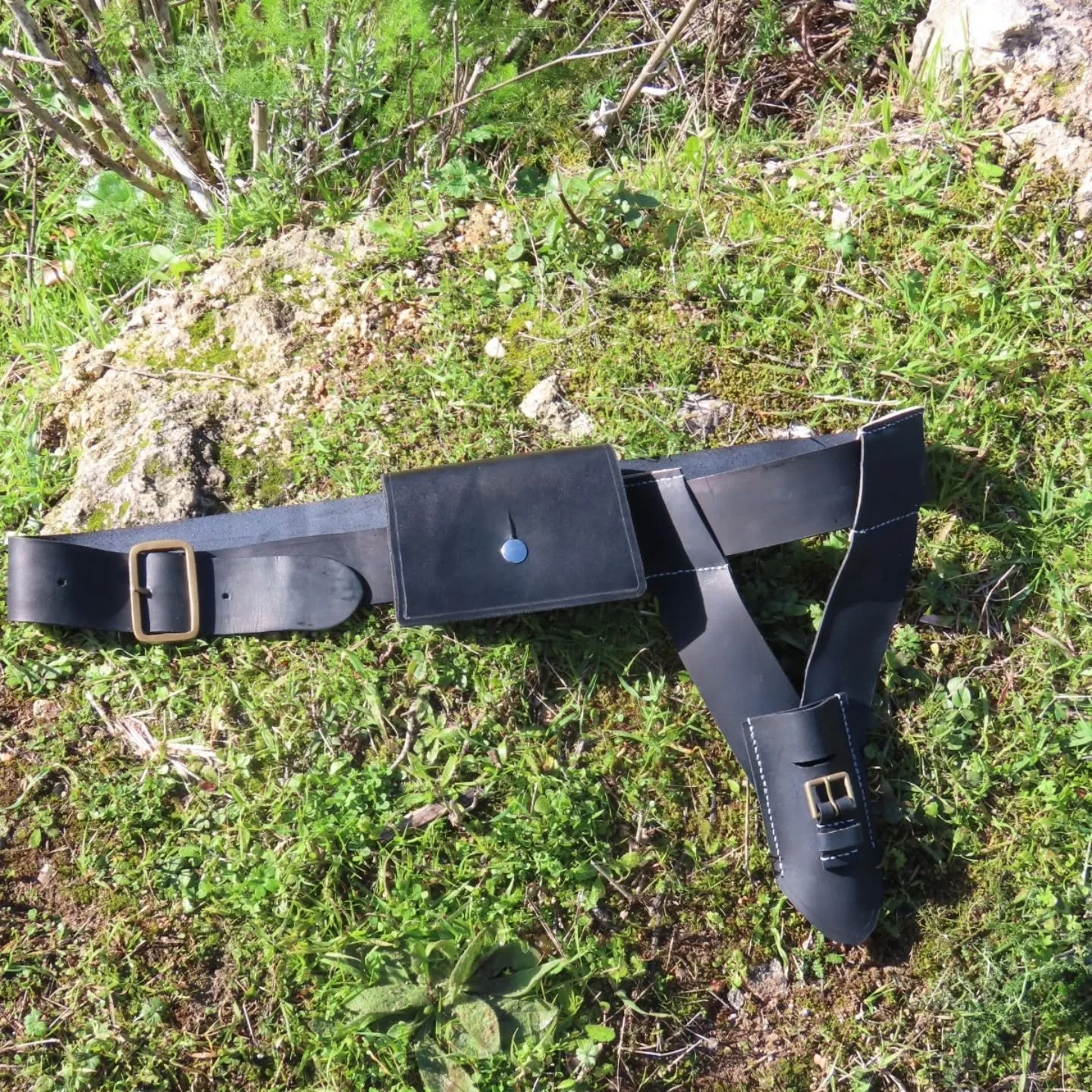 French Naval Saber Belt with Pistol Cartridge Pouch &ndash;  late 18th and early 19th centuries 

Made for @j.come44flaperouse 

This is an authentic French Navy replica of the saber-belt, fitted on top with a small cartridge pouch intended carrying 