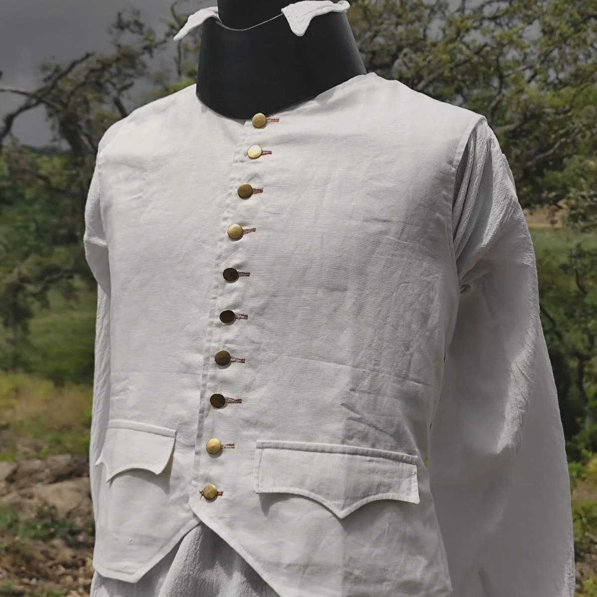 On the spotlight today:

Our 18th century linen waistcoat and leather neck stock.

We make different versions of waistcoats, for both civillian and military use.
