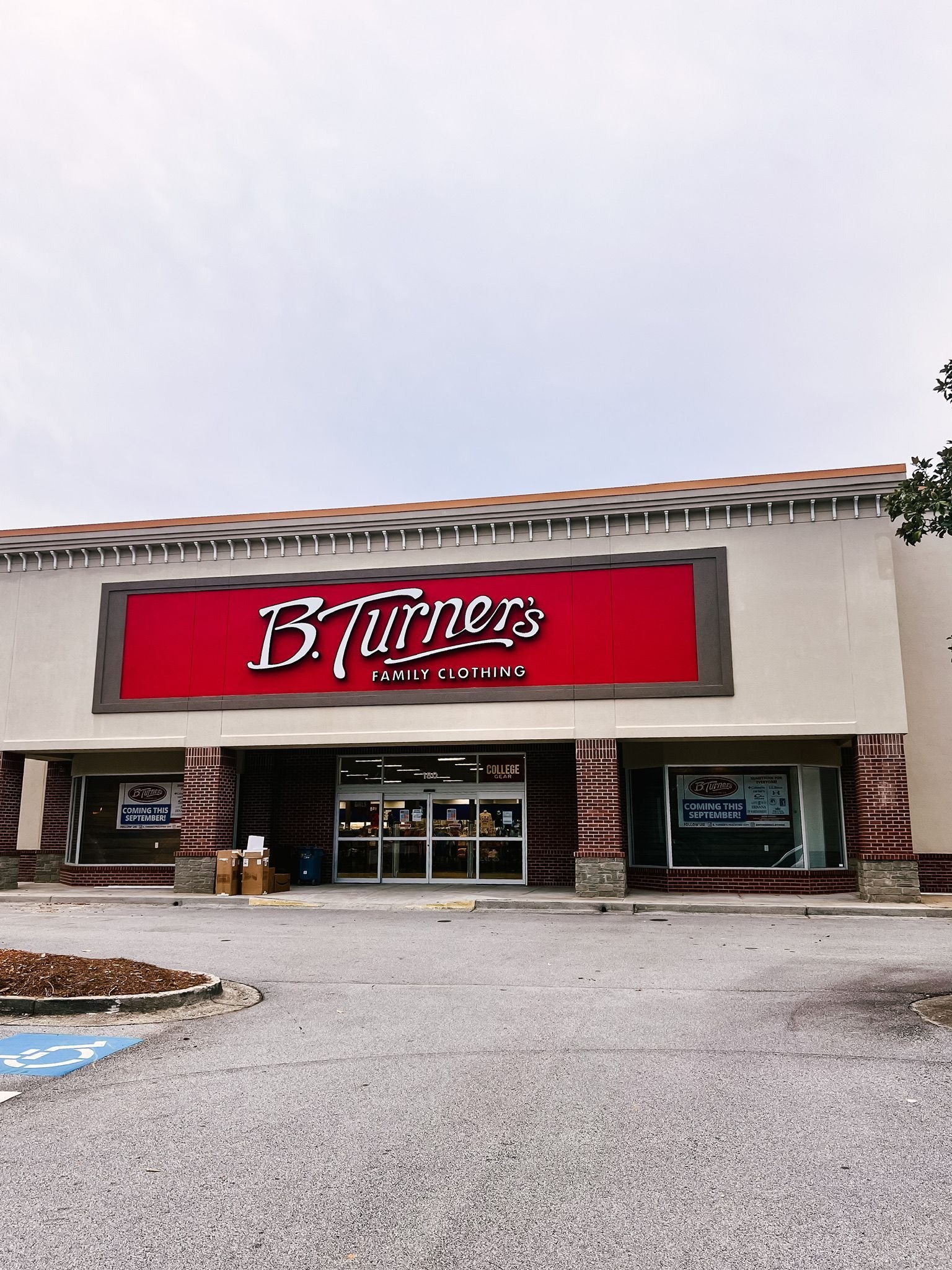 B. Turner's Clothing Store