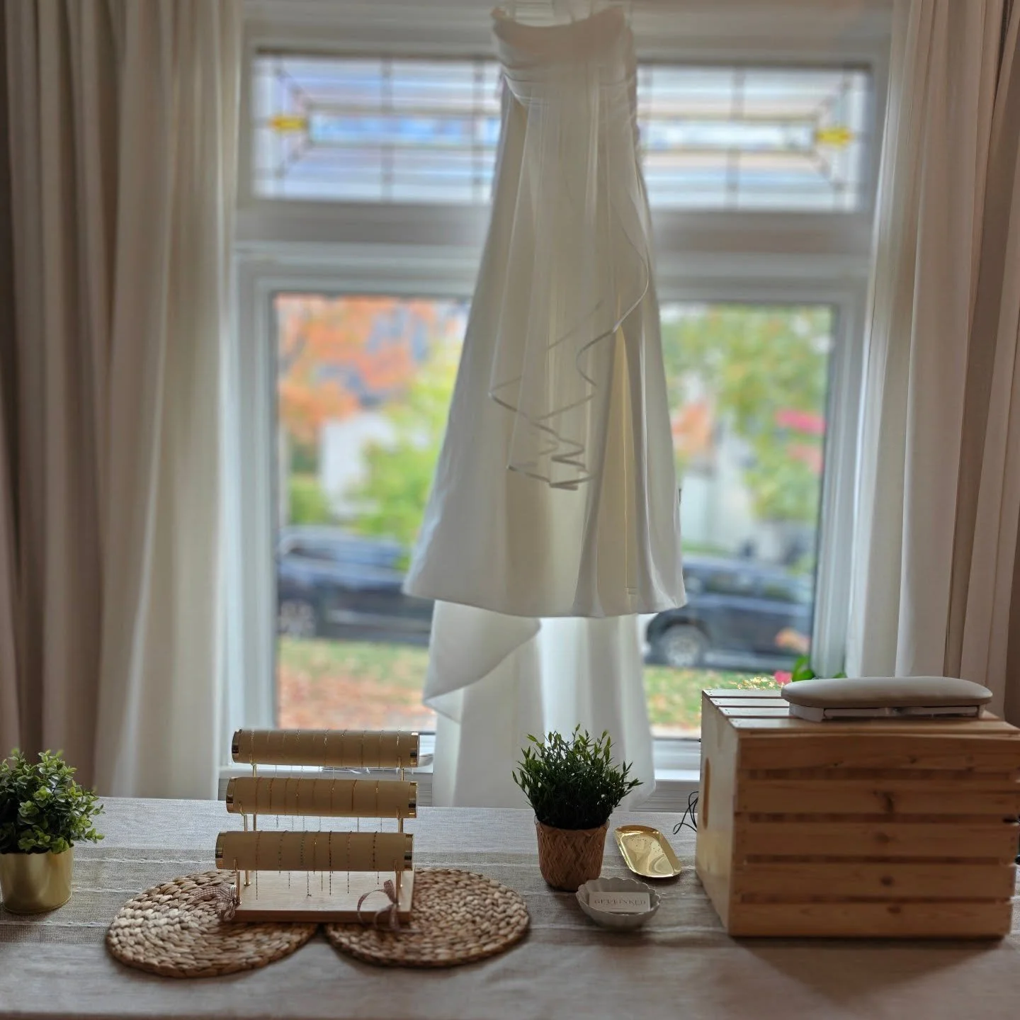 Getting married this year? 🤍
Permanent Jewelry is a unique way to show your wedding party how special they are.
Perfect for the morning of your wedding, your bachelorette, or a bridal party celebration.
Timeless pieces they&rsquo;ll wear every day ✨