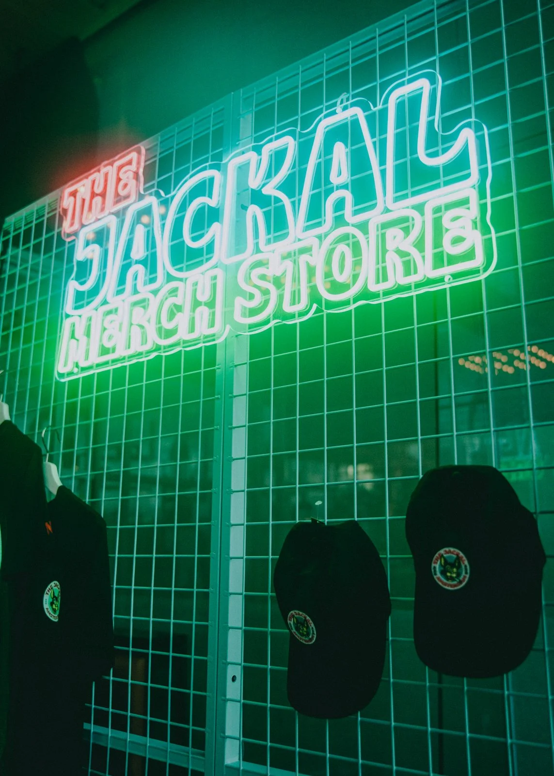 Event production with fast rebuild from premiere to afterparty setup