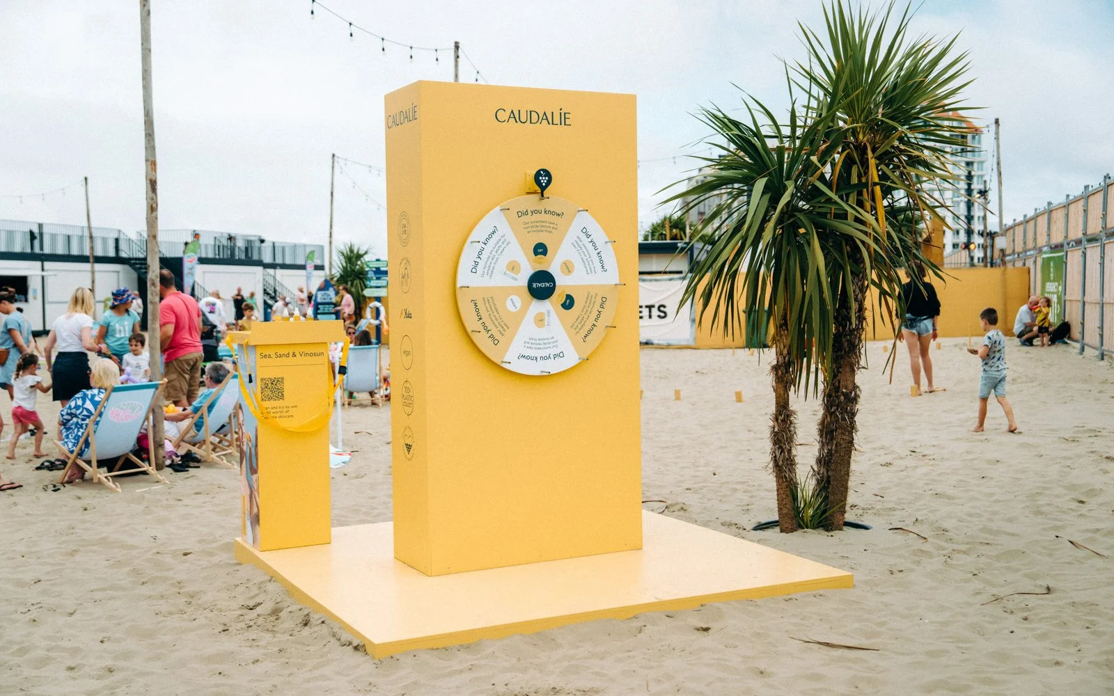 CAUDALIE BEACH BOOTH