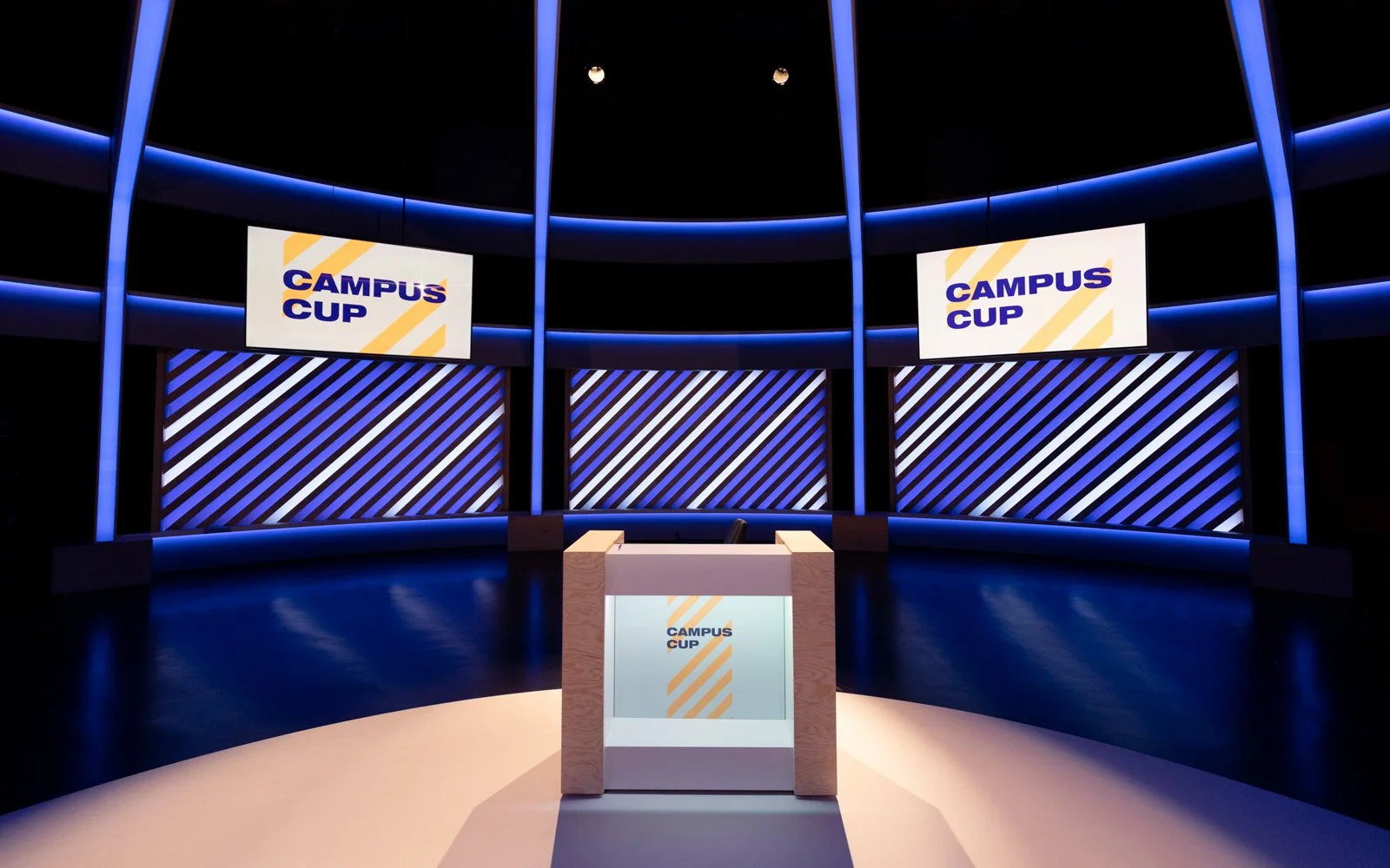 Quiz studio design for De Campus Cup inspired by a modern lecture hall