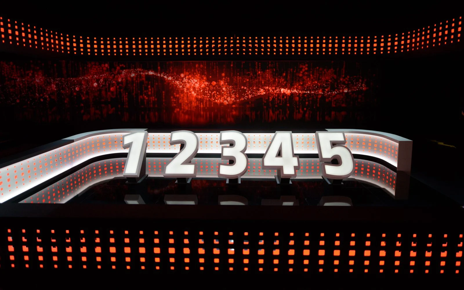 Television set design with dynamic gameplay layout and integrated lighting