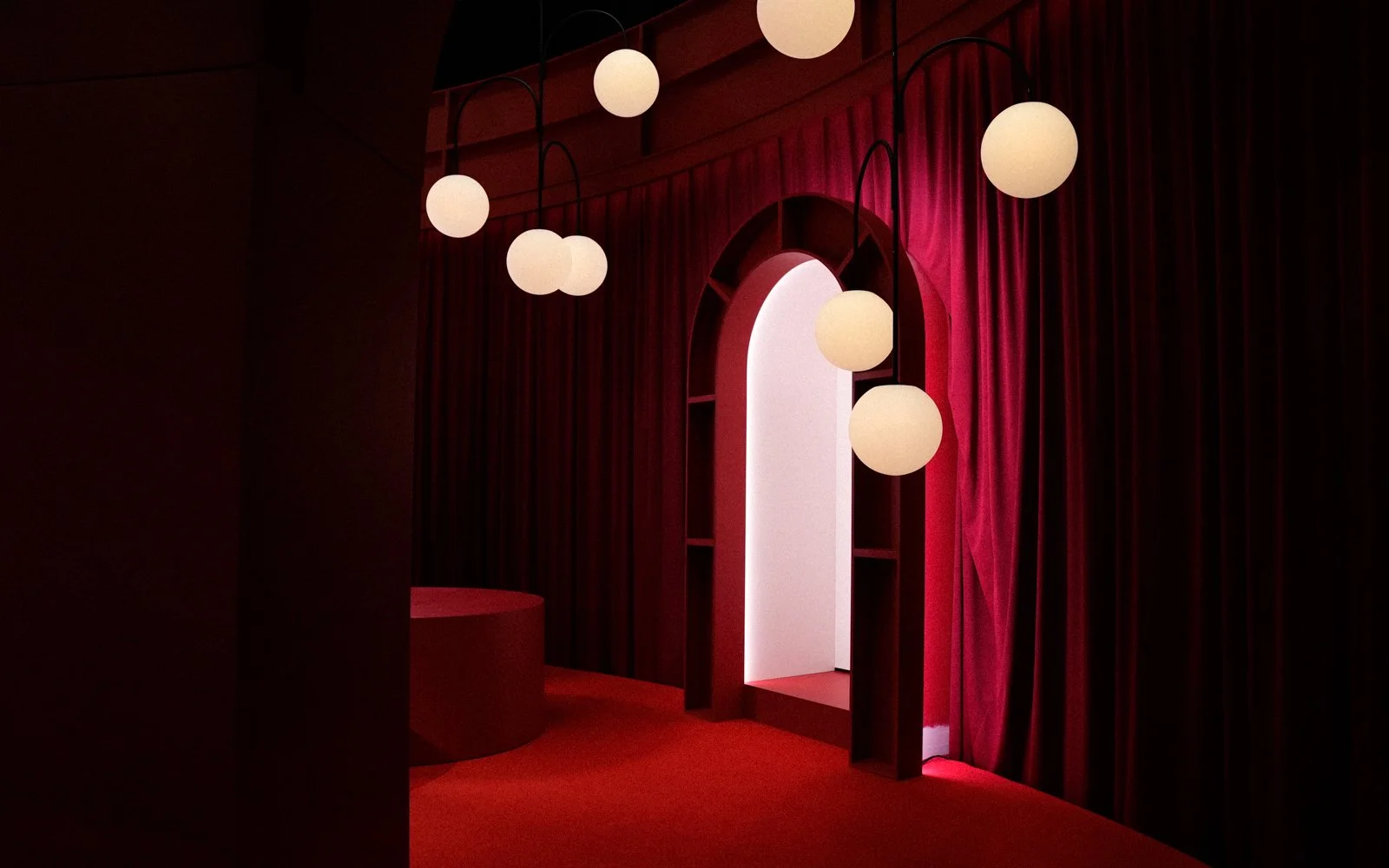 Television studio set design with warm tones and scarlet palette for Gelukkig Gescheiden broadcast format