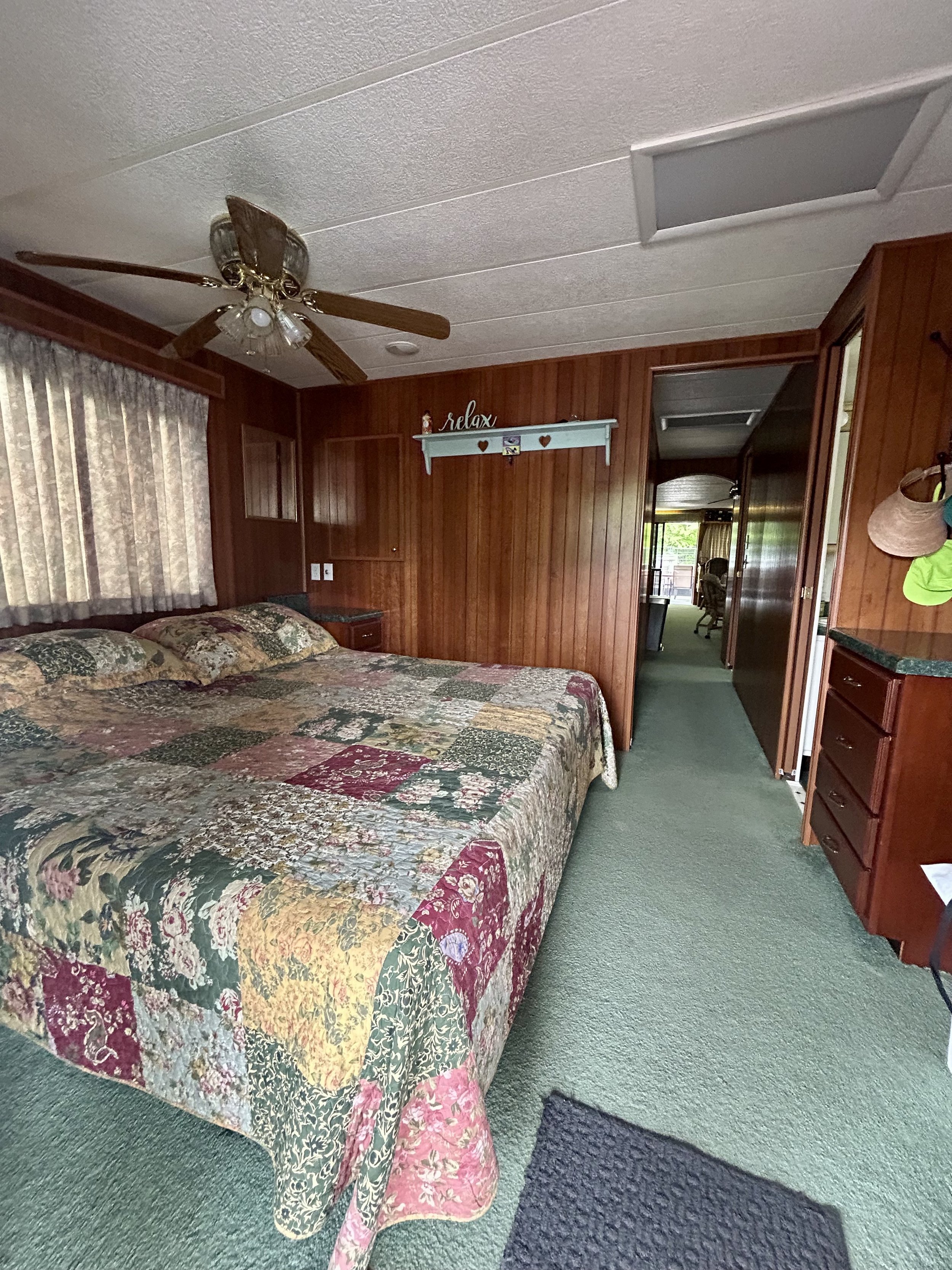 21 masterbedroom.jpeg