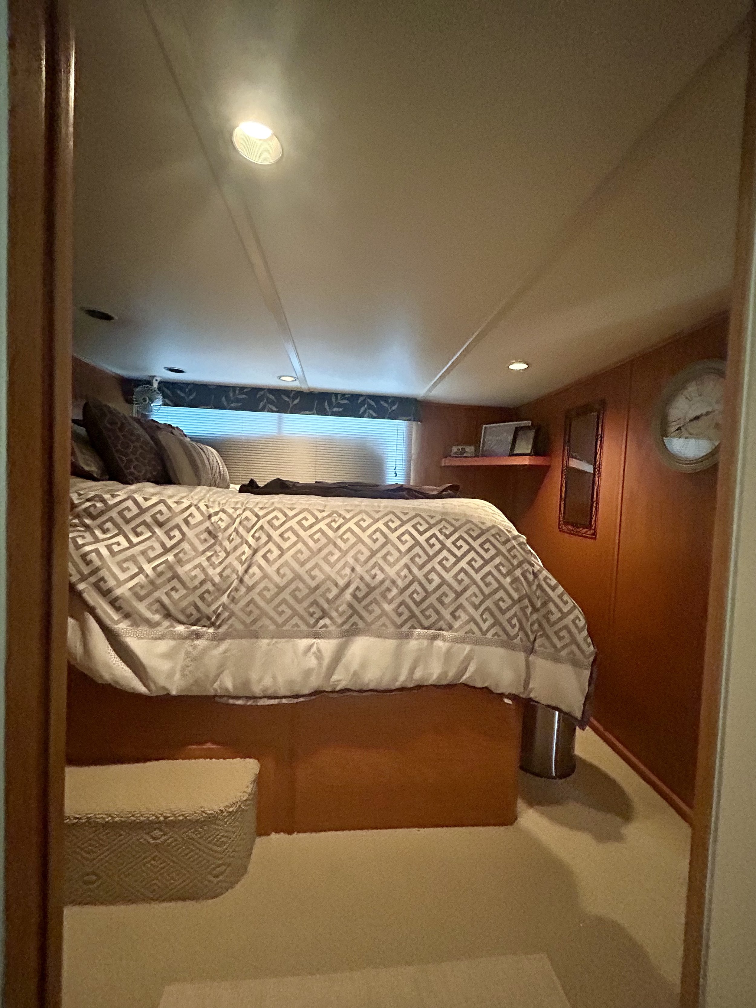 guest bedroom 2.jpg