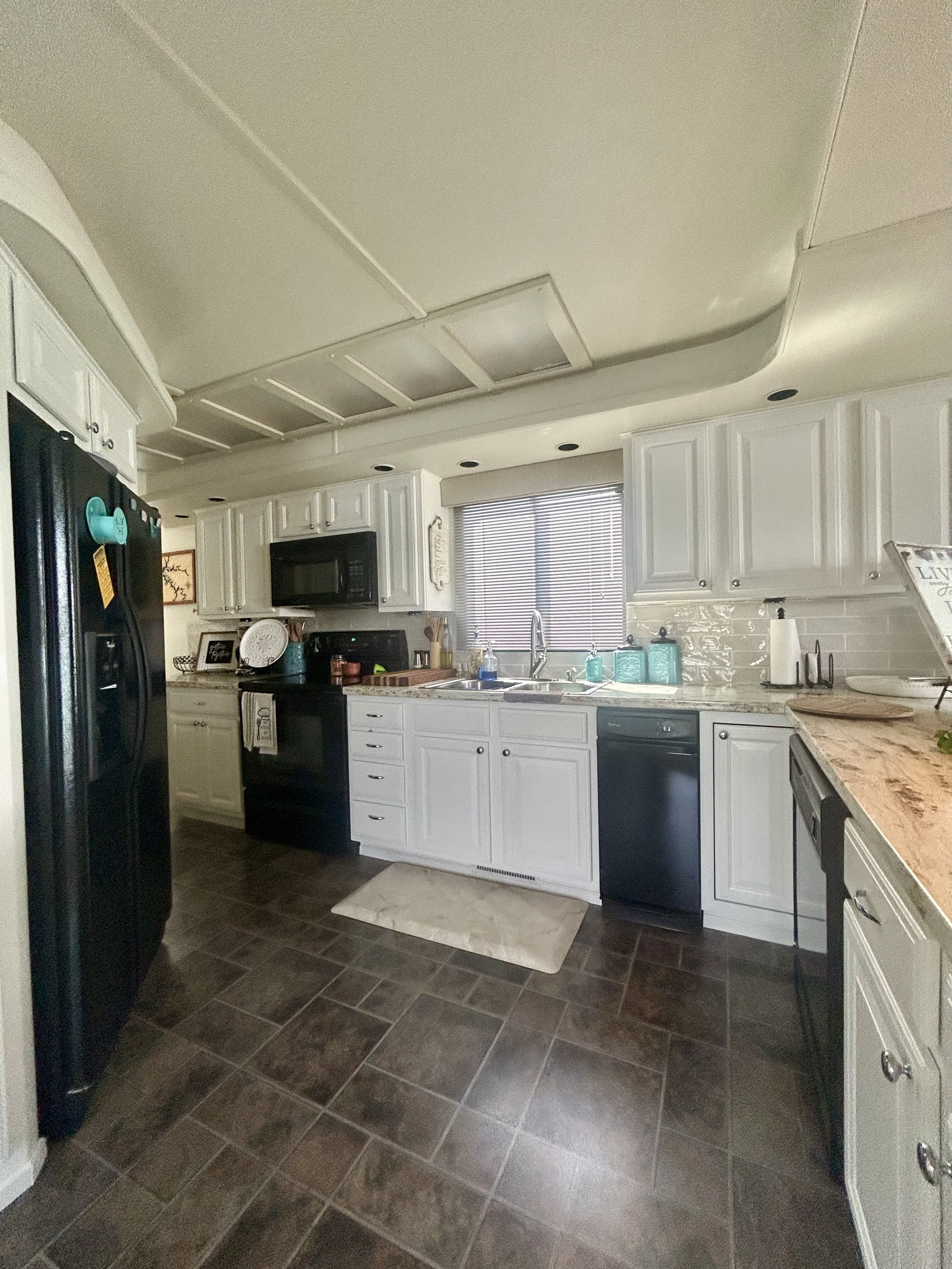 kitchen 3.jpg
