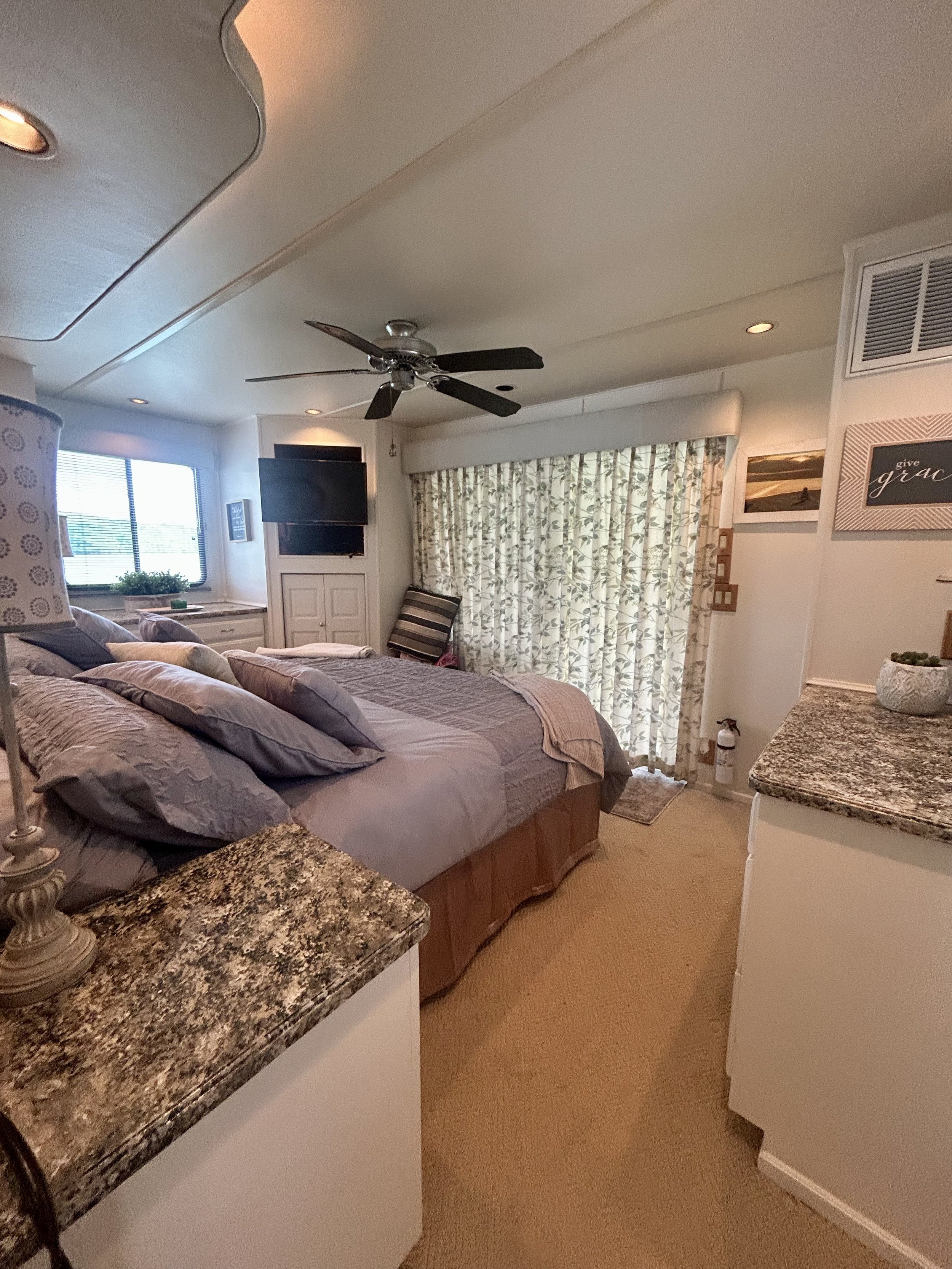 masterbedroom.jpg