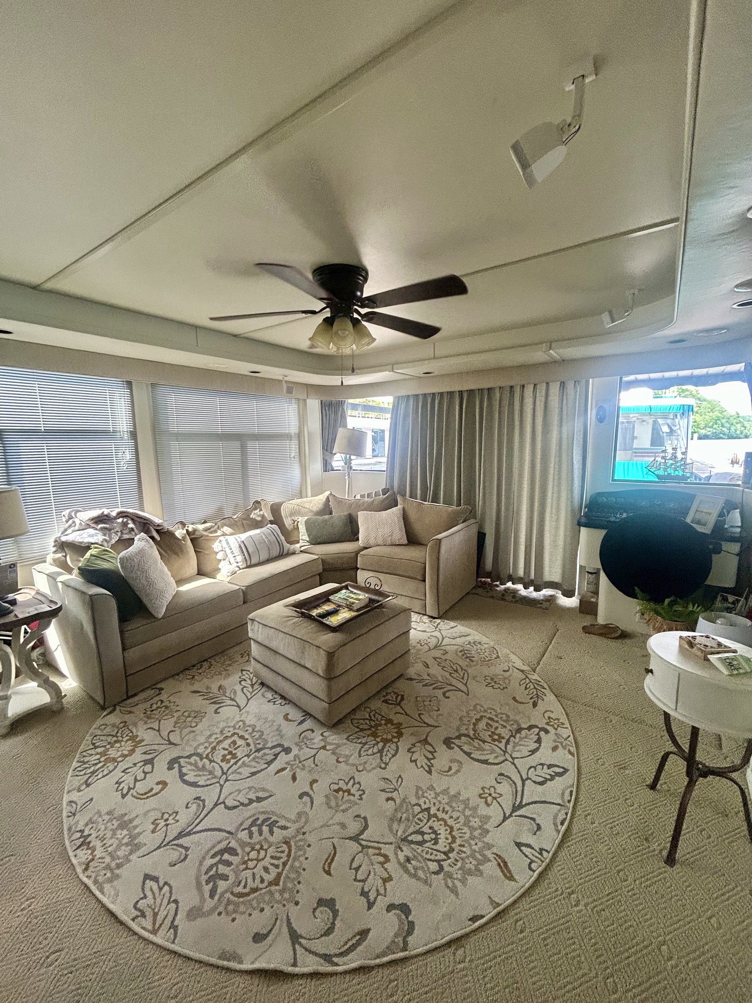 livingroom 7.jpg